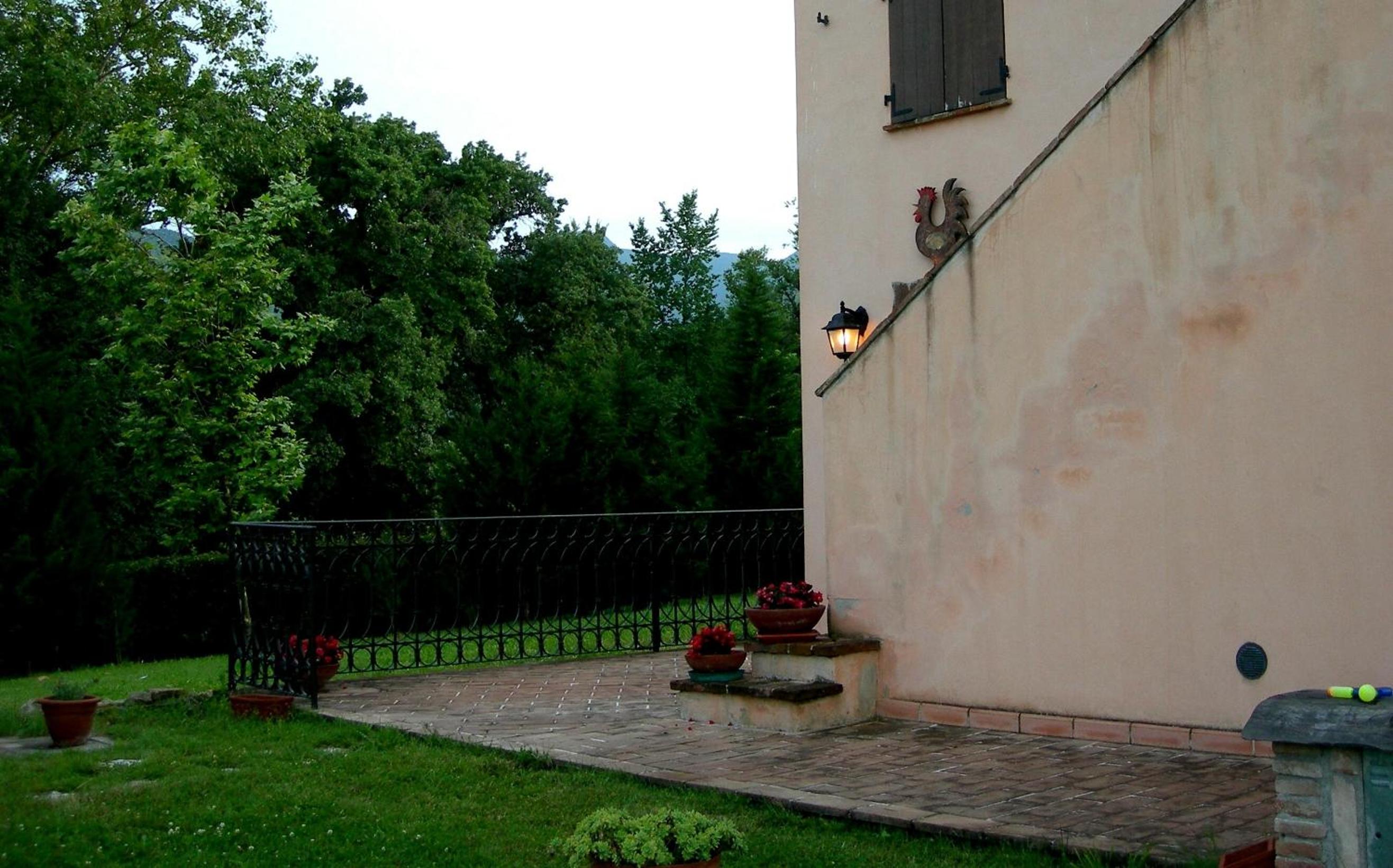 Photo 10