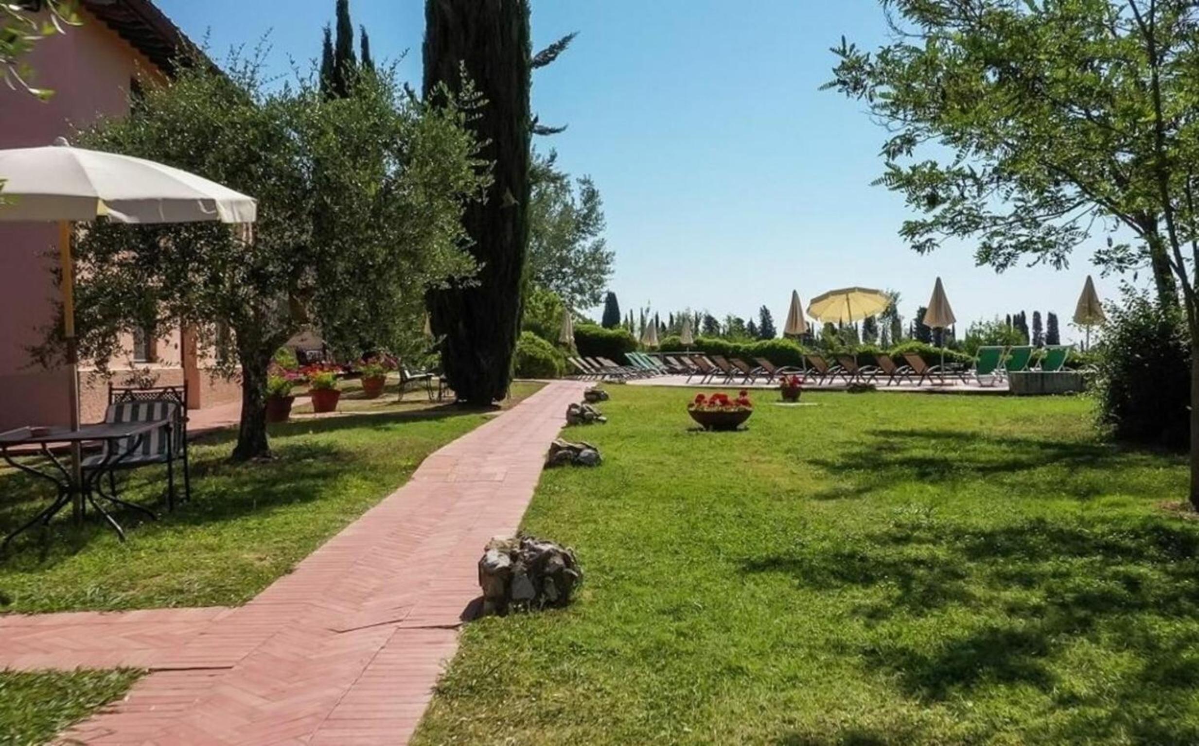 Photo 8