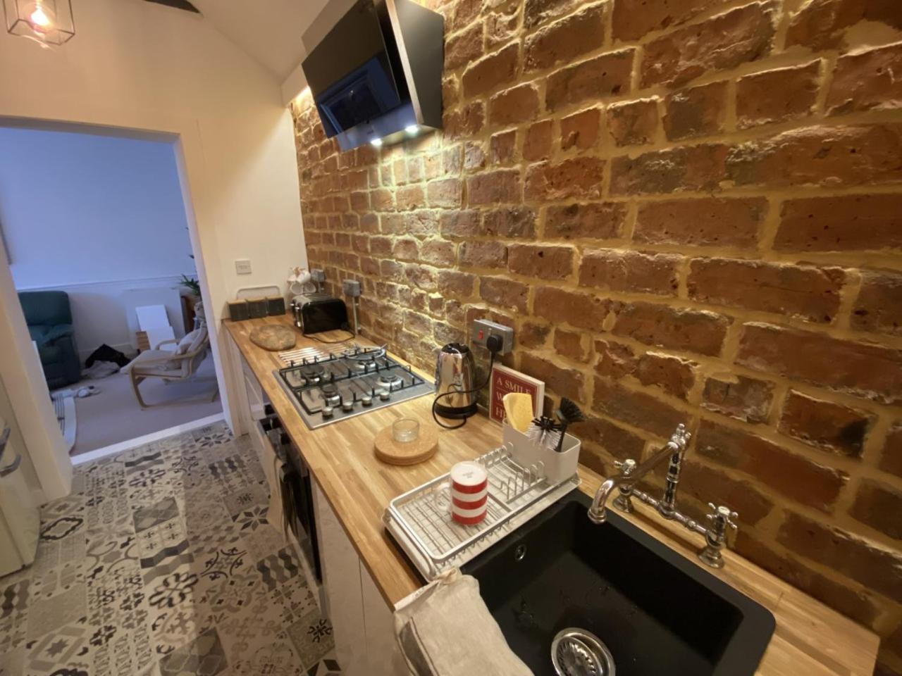 Angel Mews - Magical Mews In Heart of Westend