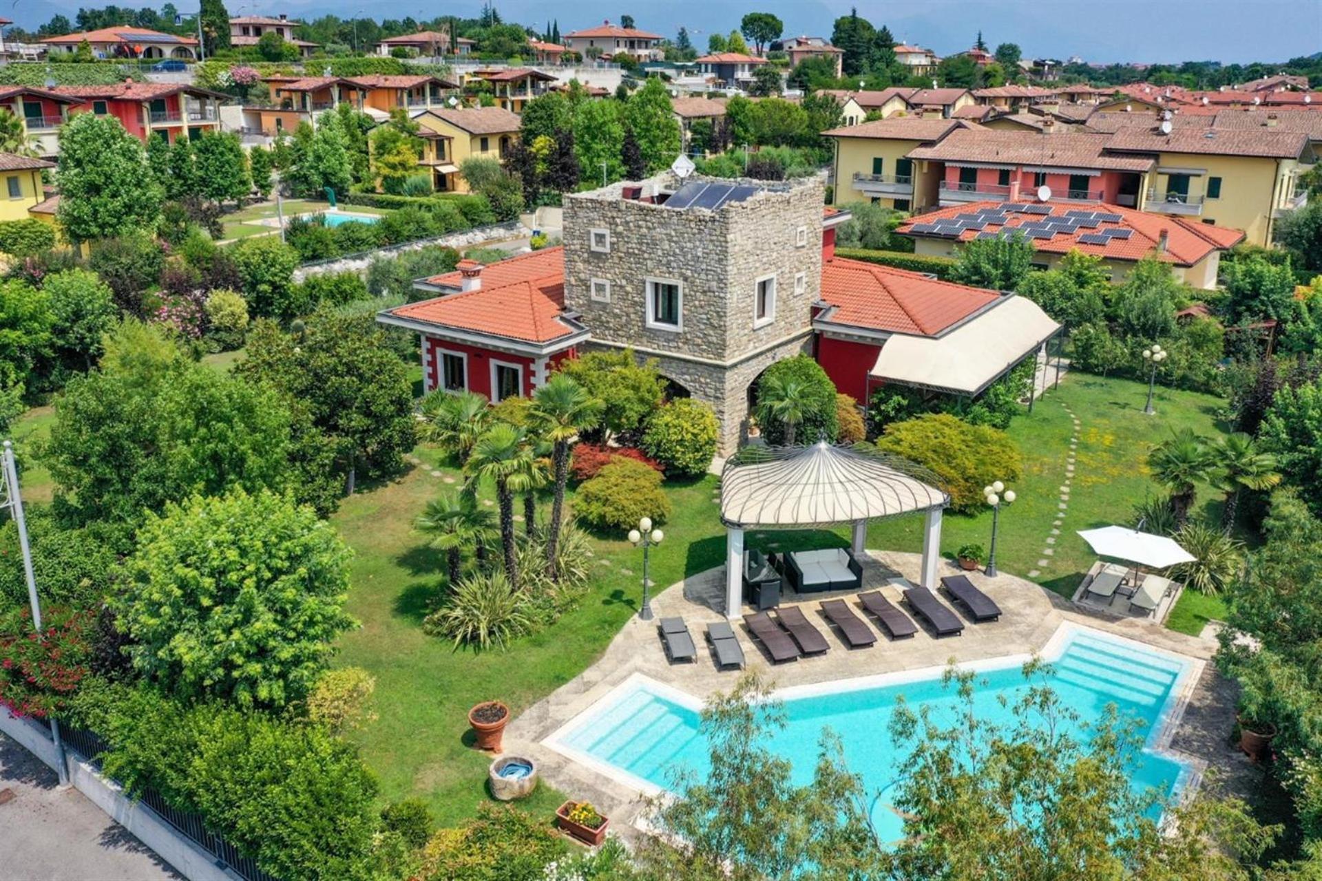 Private Luxury Villa with Pool view 4