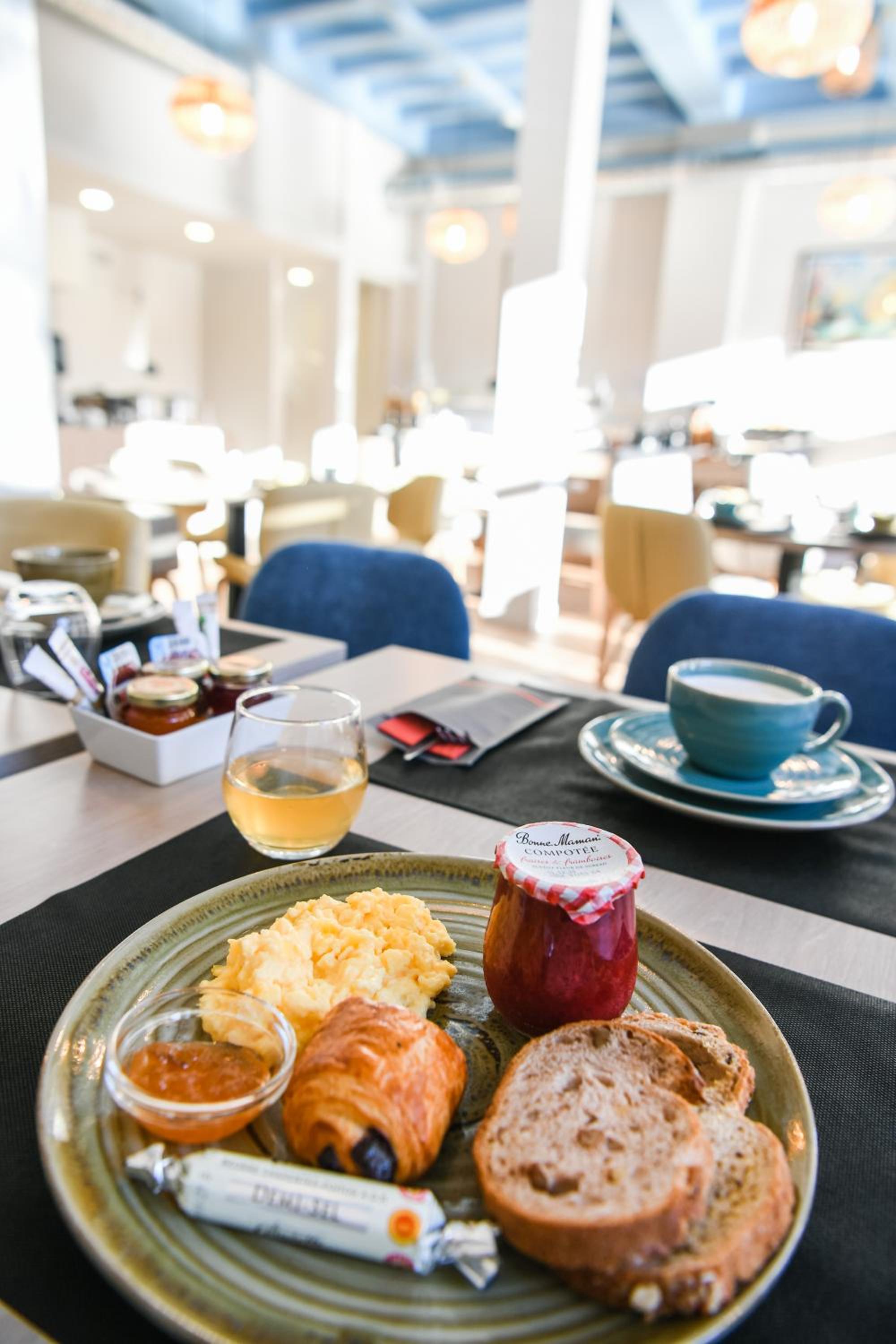 Le Havre Vacations - Best Western Plus Le Havre Centre Gare - Property Image 8