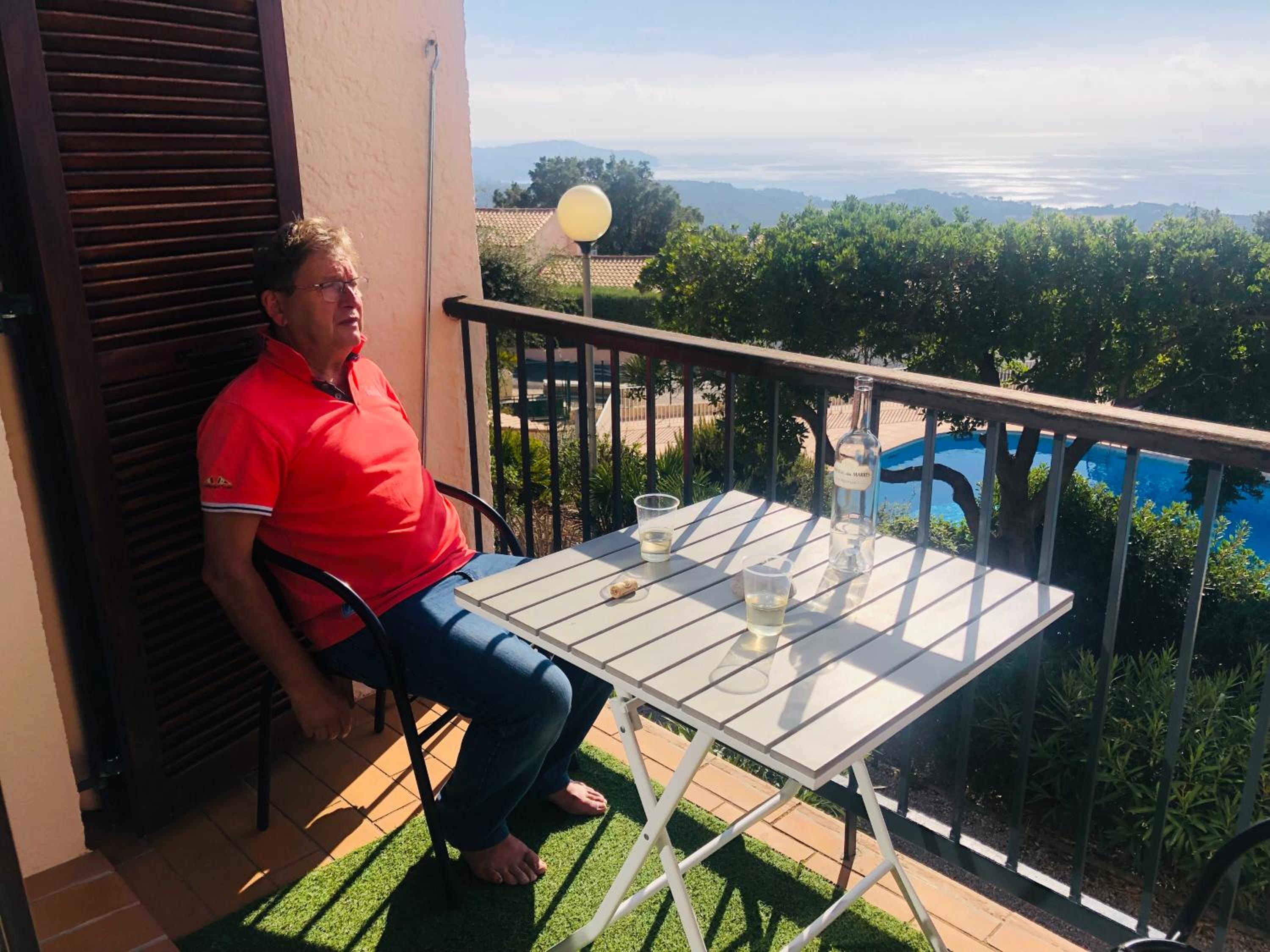 STUDIO POOL HOUSE 2 ETOILES VUE MER PANORAMIQUE AMAZING SEA VIEW WIFI LINGE LINEN INCLUS AIRCONDITIOn