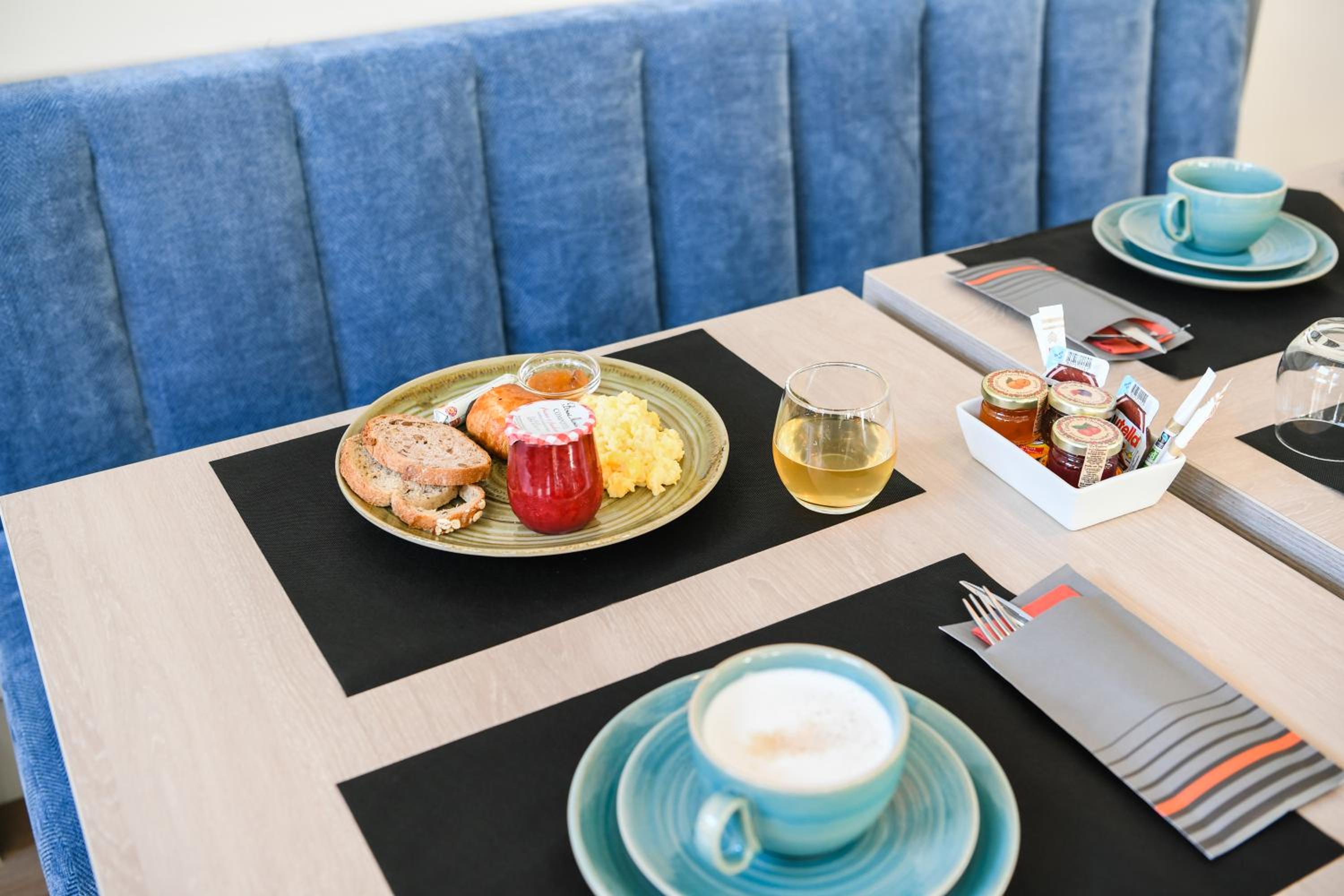 Le Havre Vacations - Best Western Plus Le Havre Centre Gare - Property Image 13