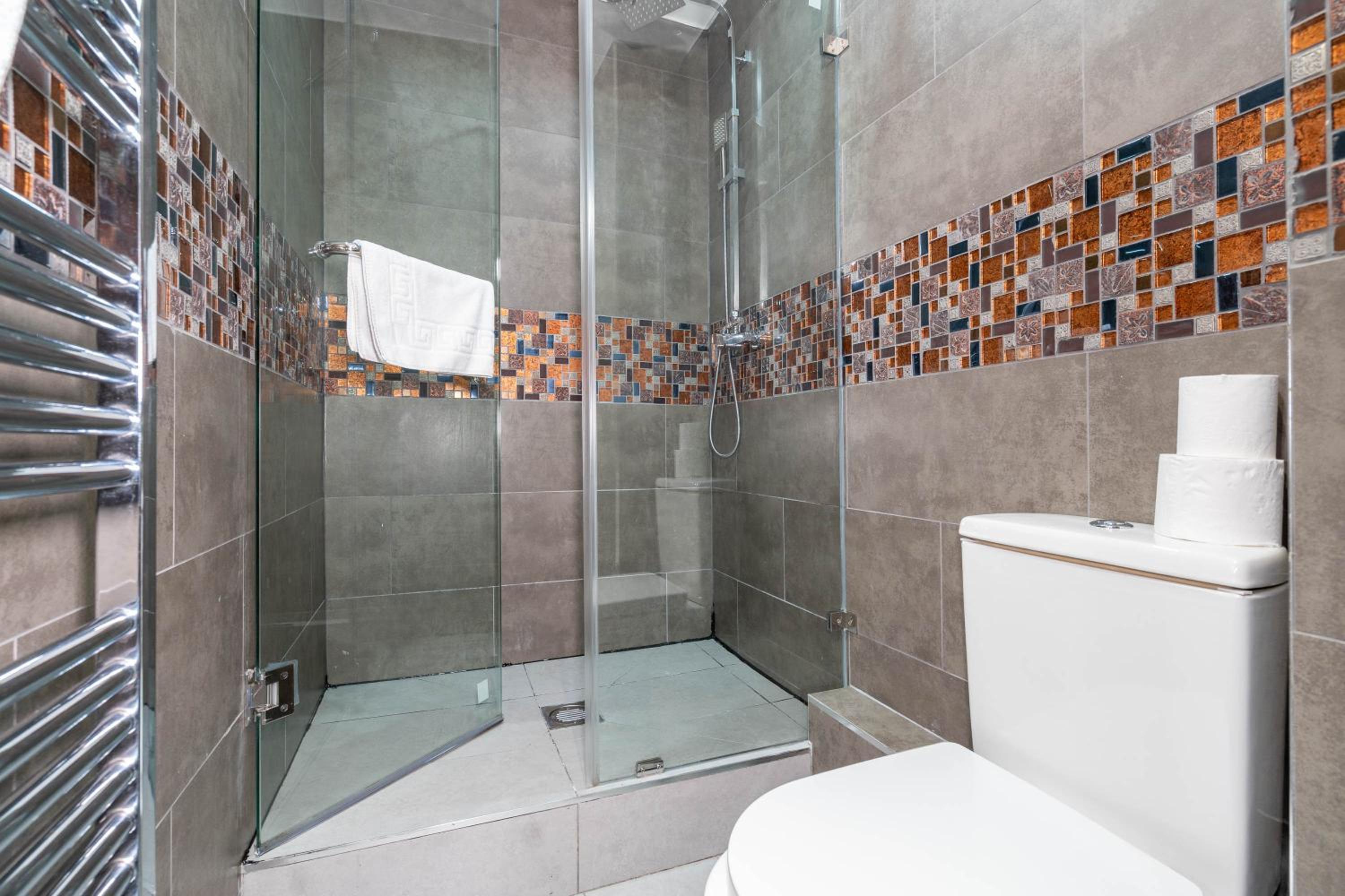 Haus Luxury Apartment - Perry Barr - Parking - Smart TV - WIFI - TOP RATED view 4