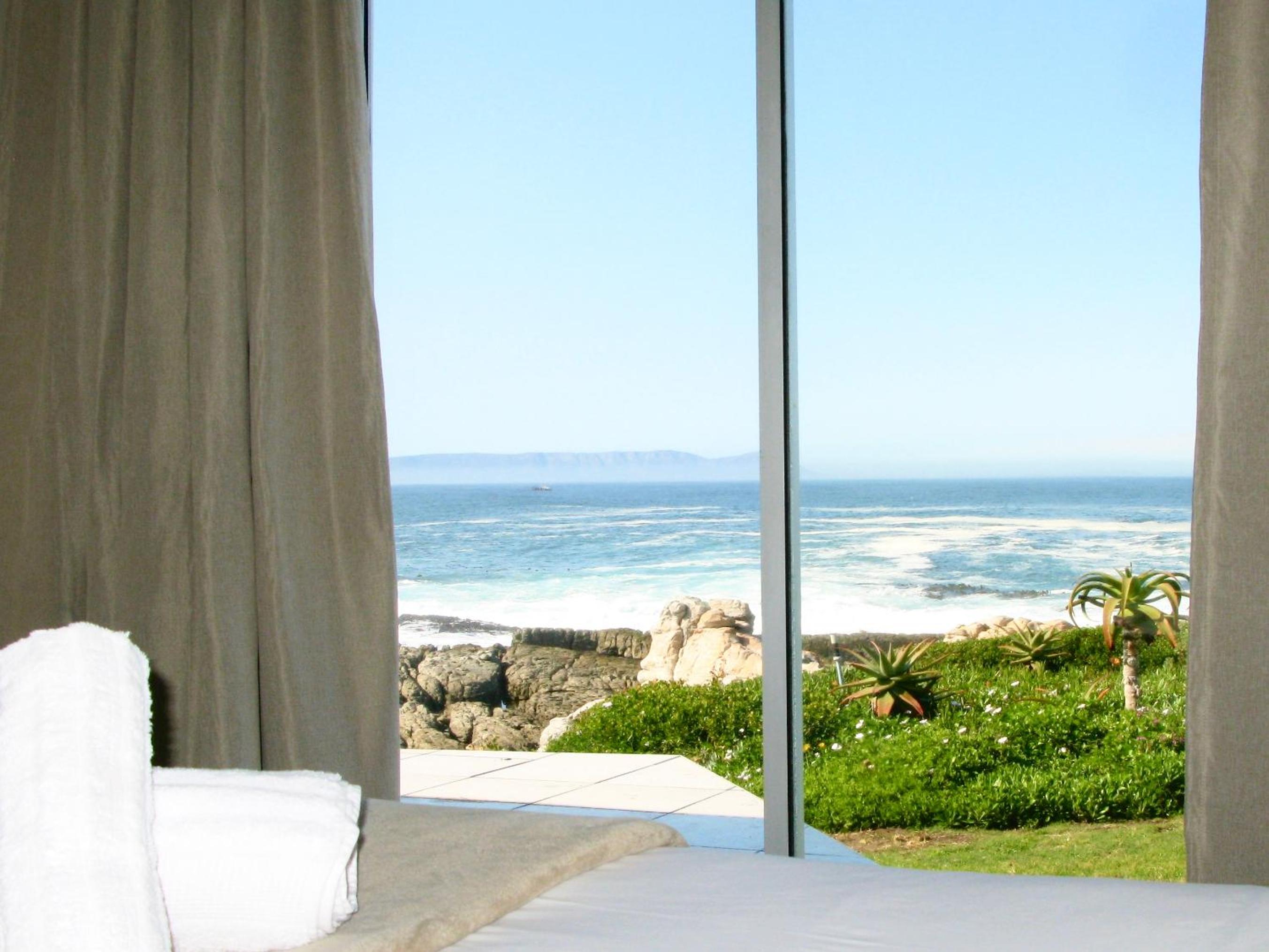Beachfront House - Hermanus Whale View