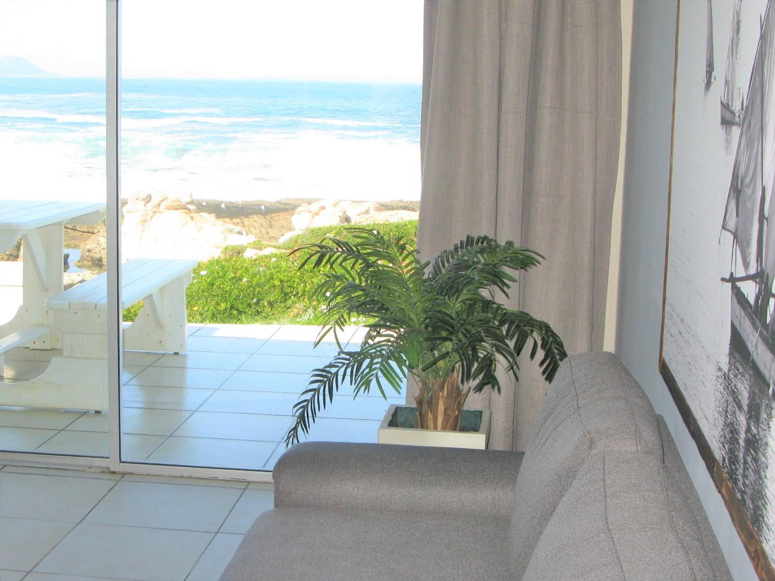Beachfront House - Hermanus Whale View