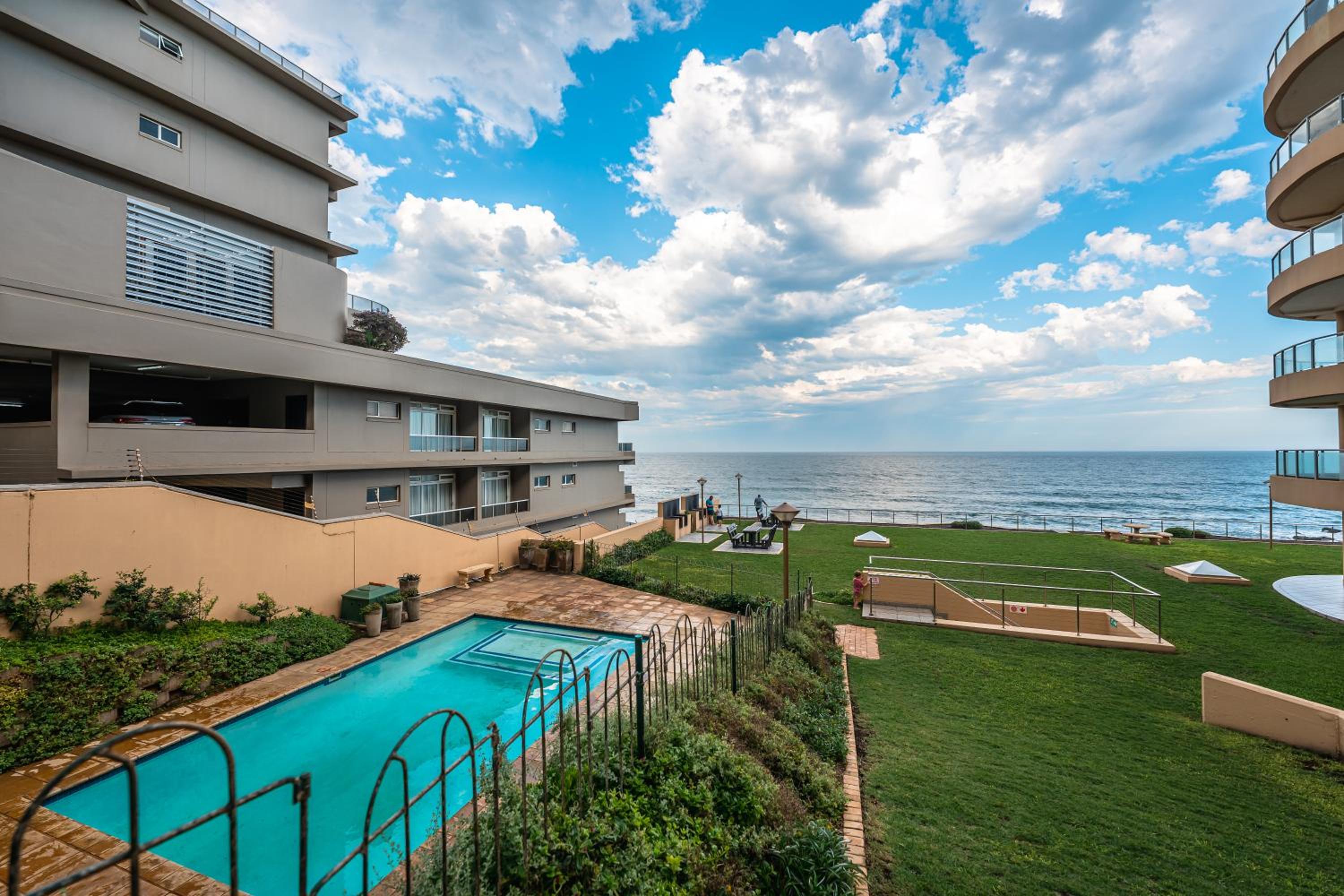 101 Bermuda-Luxury with magnificent ocean views view 2
