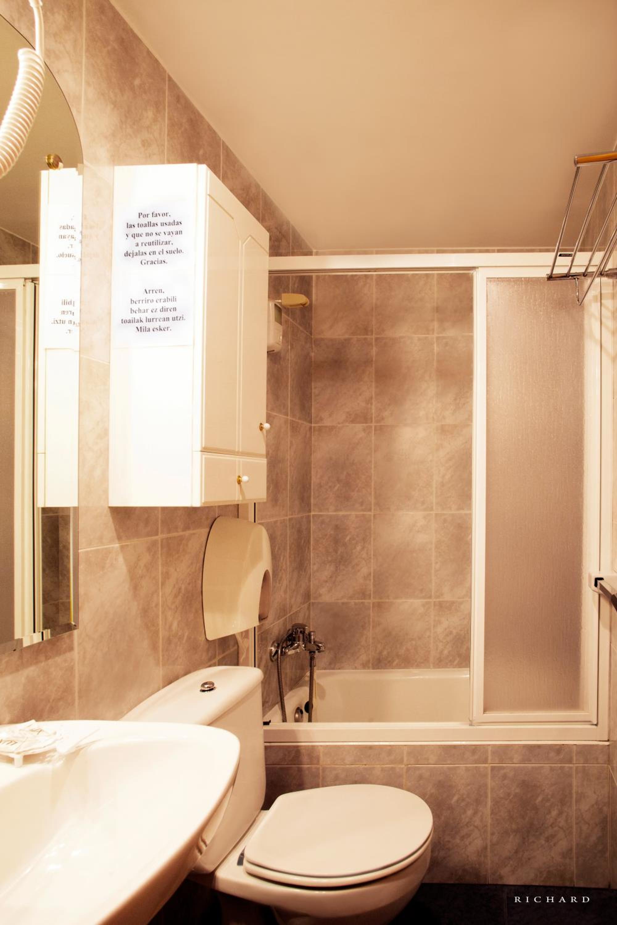 Hostal Musunzar view 3