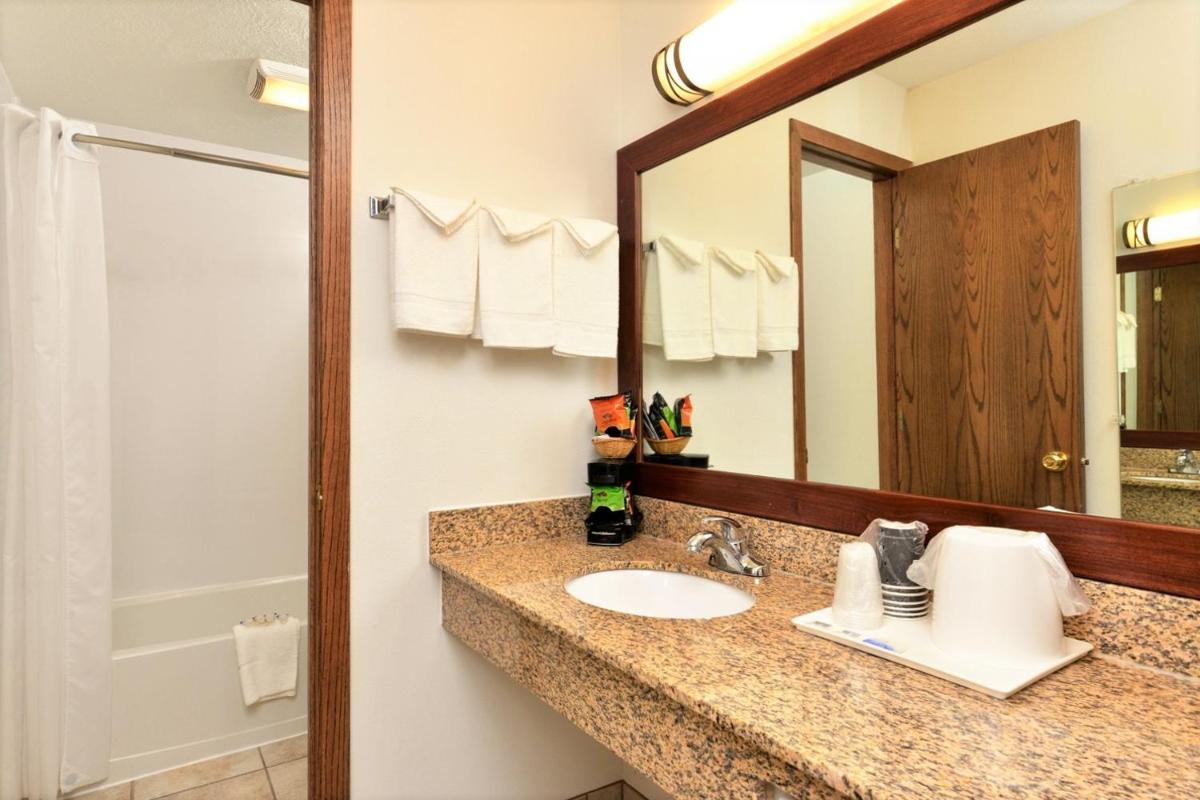 Mitchell Vacations - Corn Palace Inn - Property Image 2