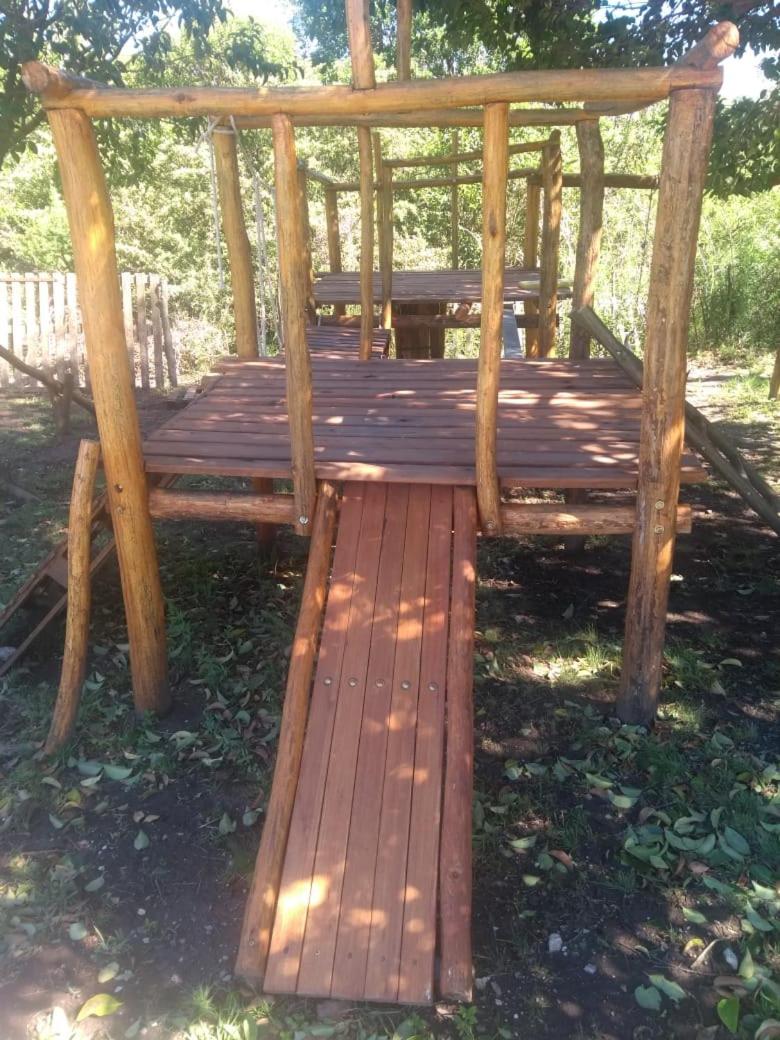 El Algarrobo Escondido Canchas de Pádel y Bosque Serrano