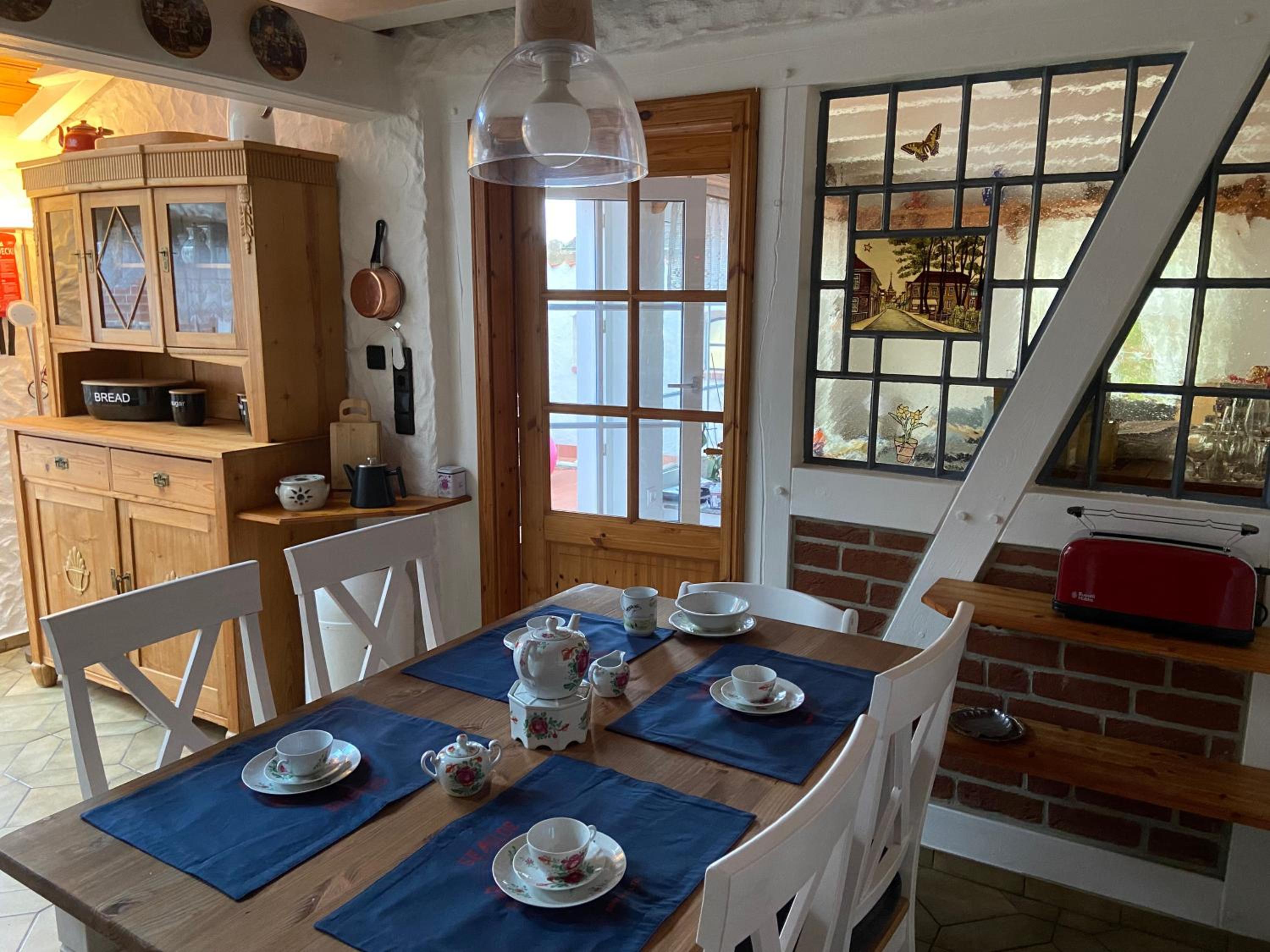 Lindenhuus-Urlaub unter einem Teilreetdach-Terrasse - Nahe Norden-Norddeich