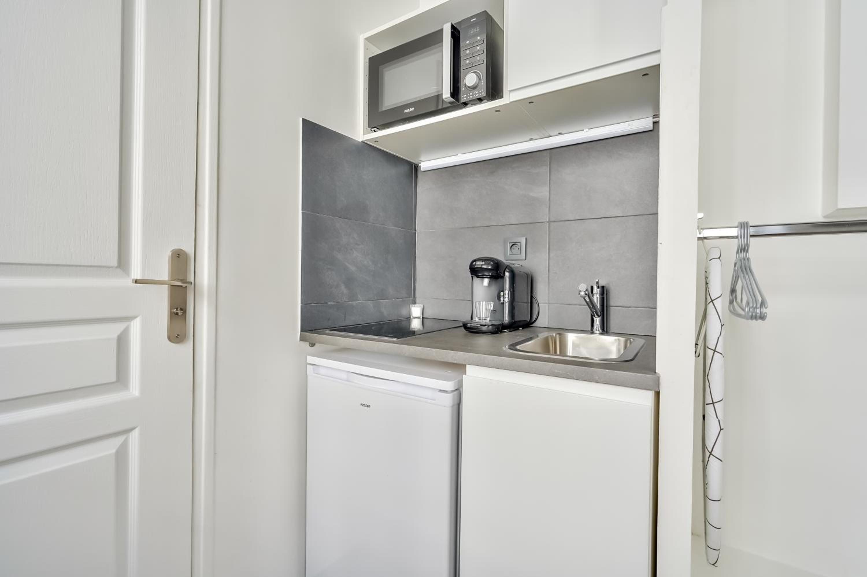 Cute Mezzanine Studio in the Heart of Paris (2M)