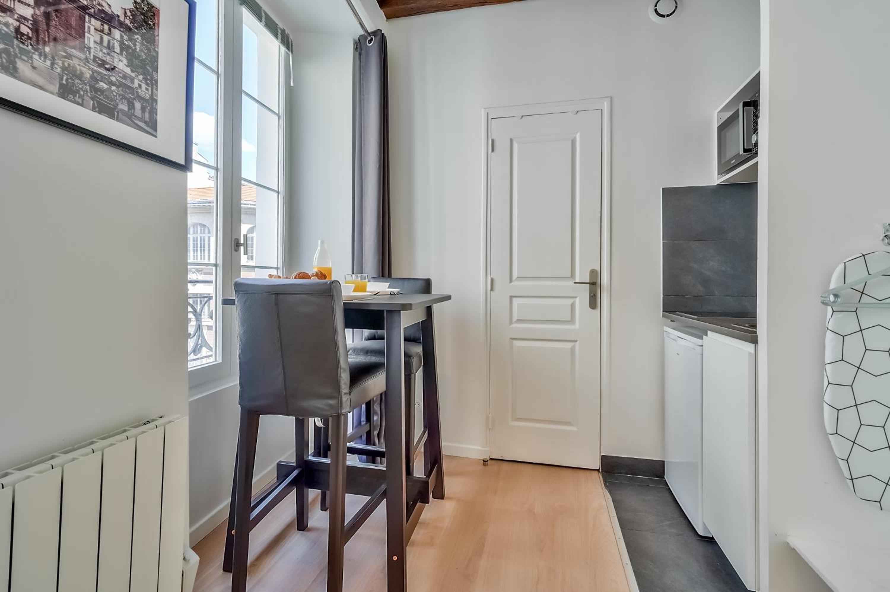 Cute Mezzanine Studio in the Heart of Paris (2M)
