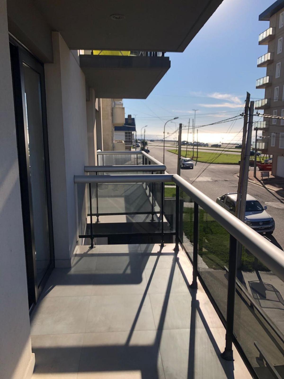 Edificio Vista a 50 metros del mar a estrenar