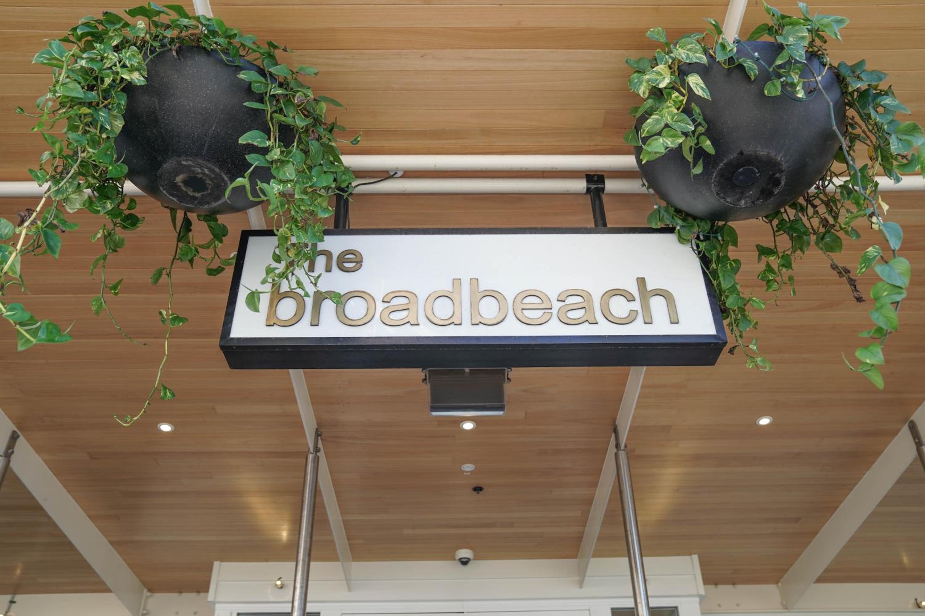 Beachfront on Oasis Centre, Air on Broadbeach 1503