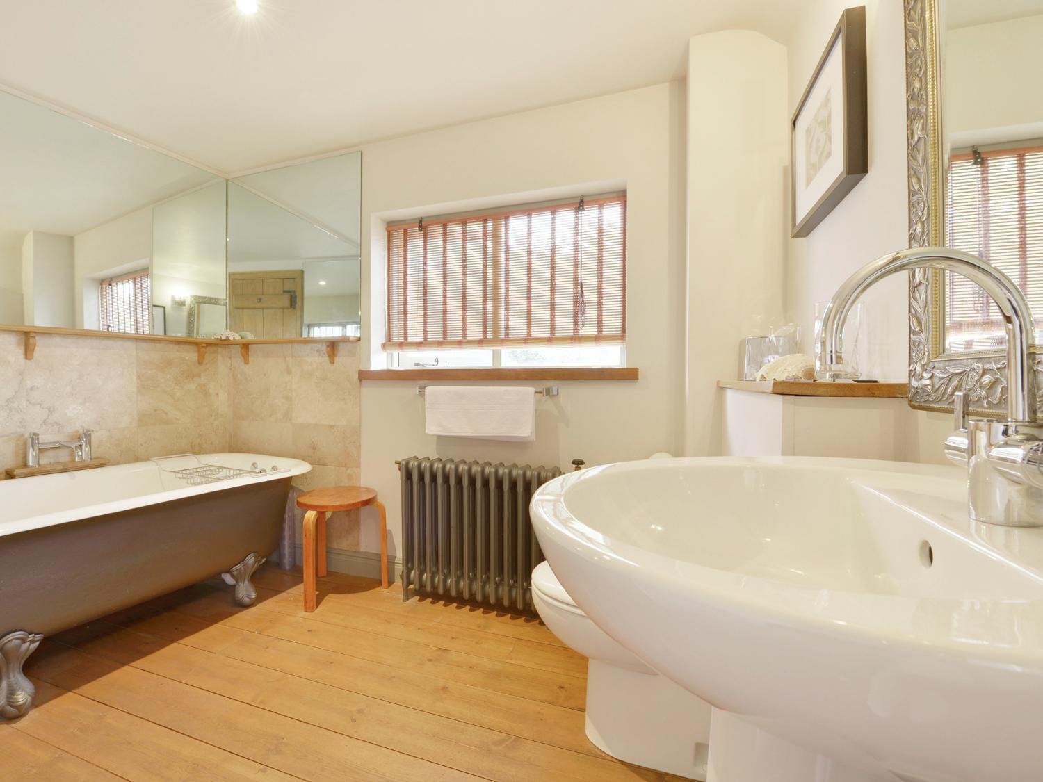 Pittards Farm Cottage view 2