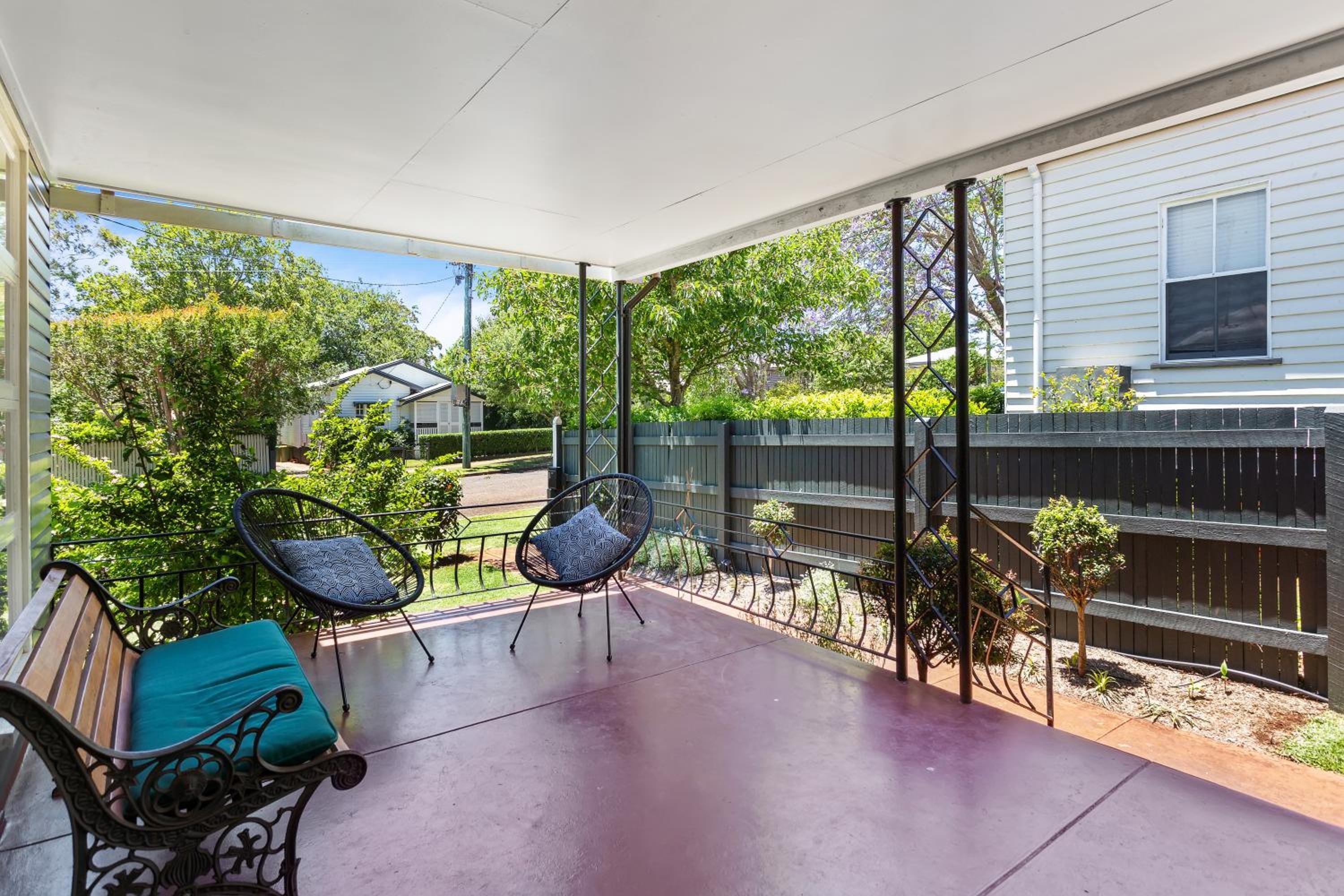 Artist's Cottage - Cosy Home in Quiet Leafy Street