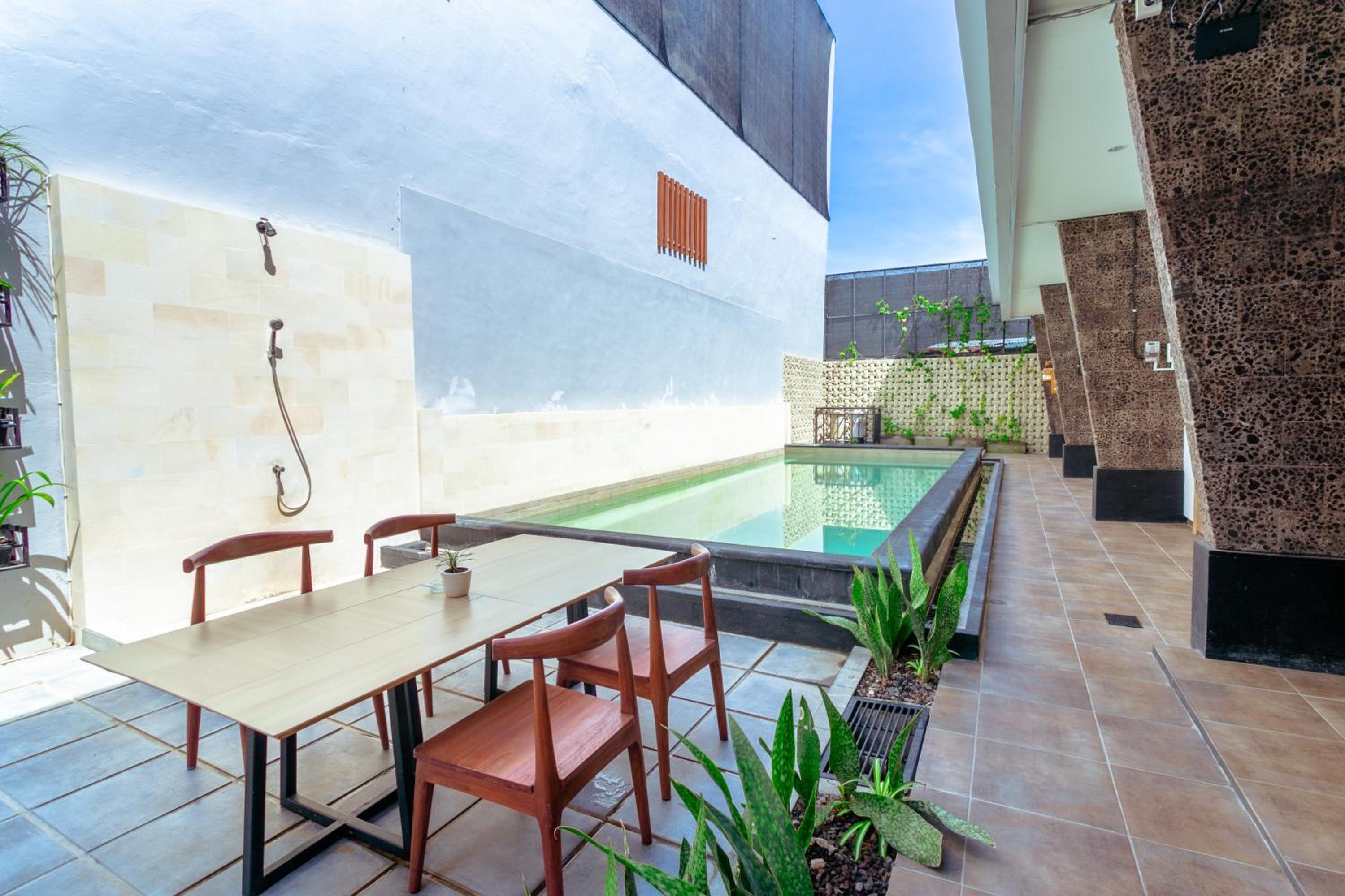 Lega Legi Town House Seminyak by The Lavana view 4