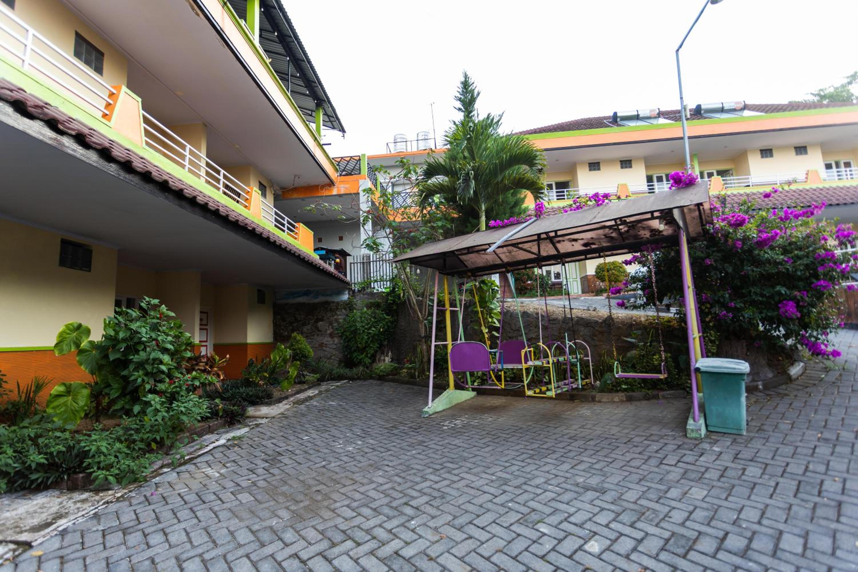 Villa Panderman Indah