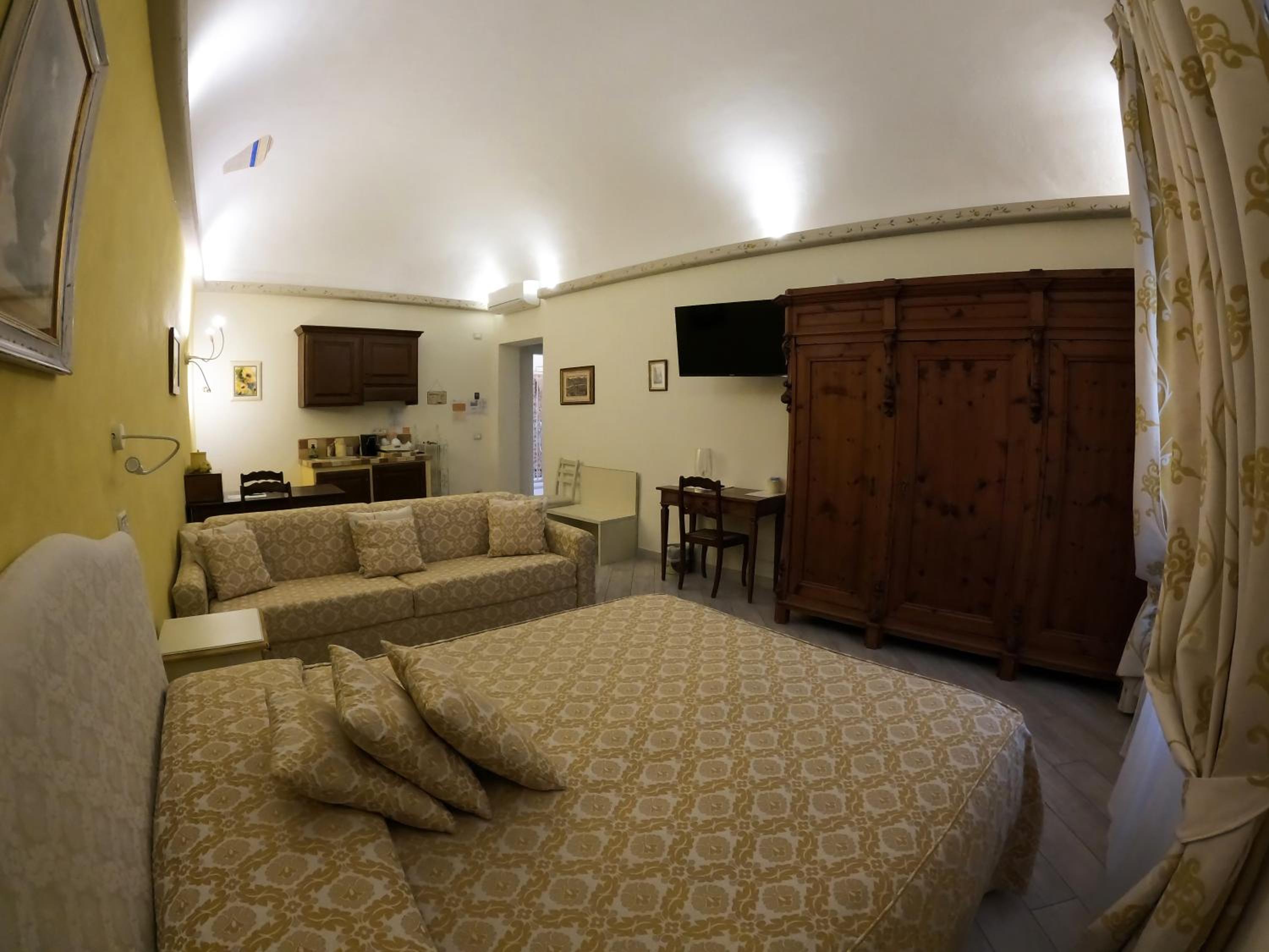 Five Roses Bed & Breakfast