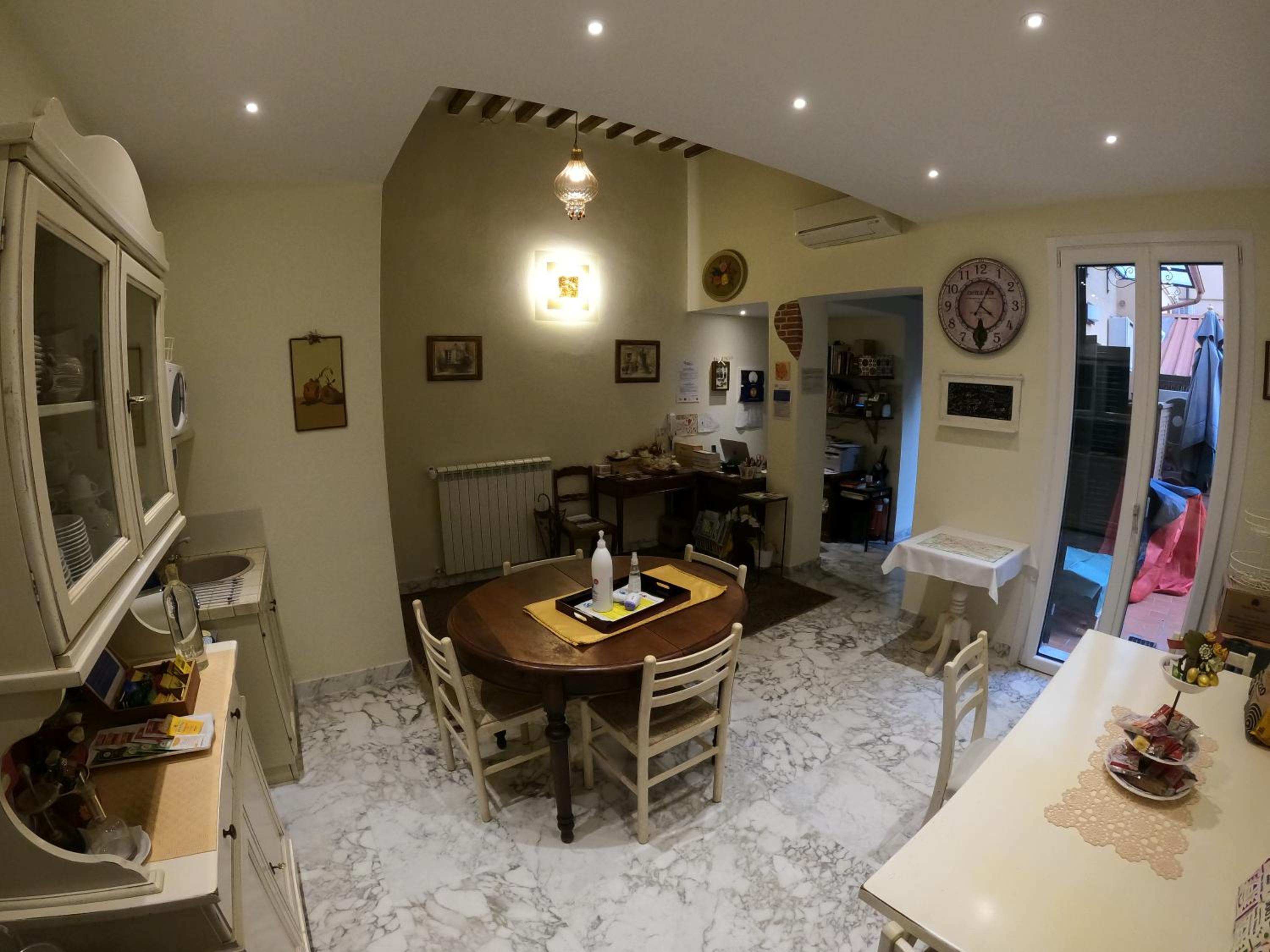 Five Roses Bed & Breakfast