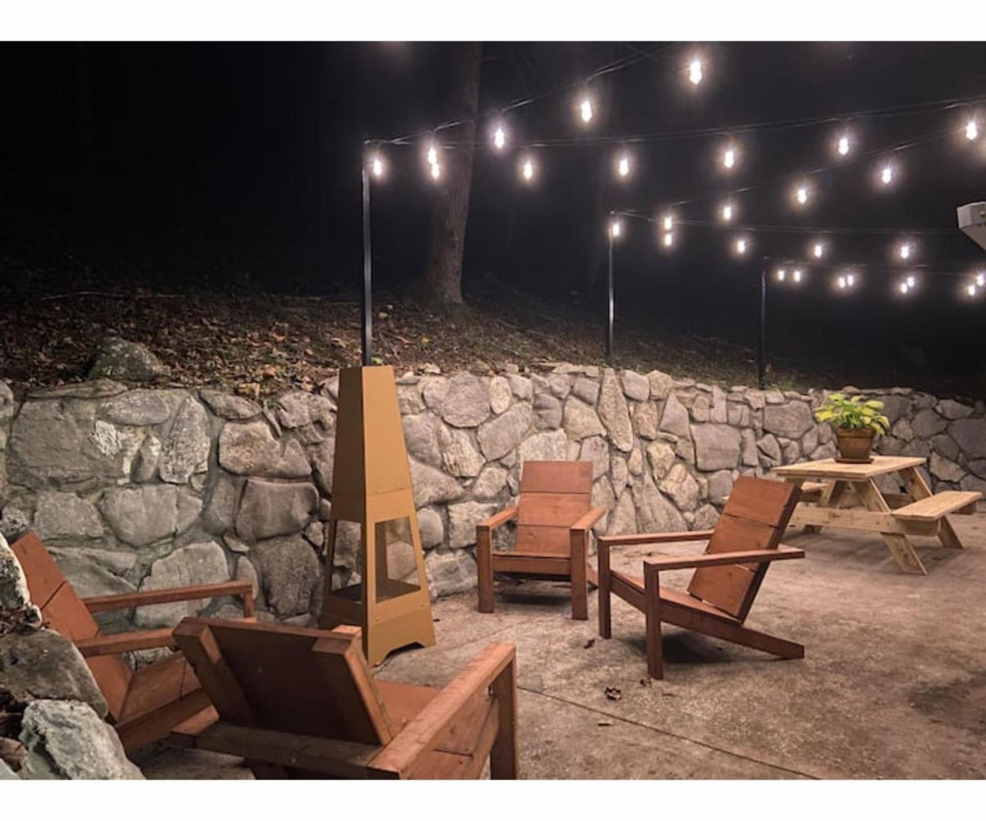 Beary Relaxing Cabin - Rustic with Outdoor Patio view 4