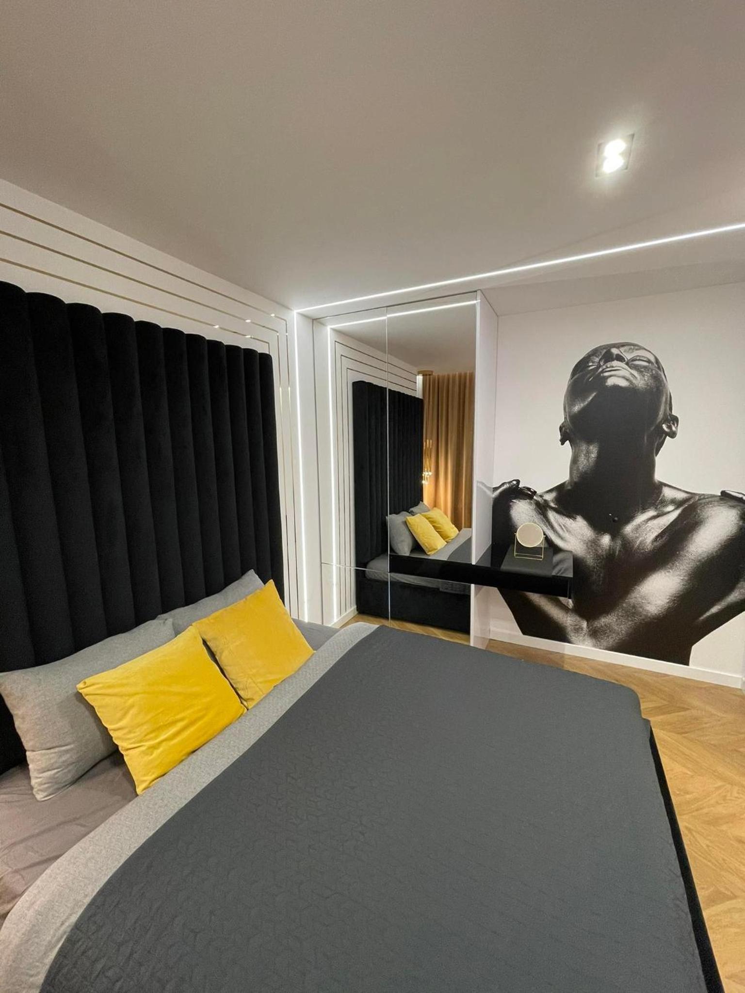 Prestige Line Manhattan view 2