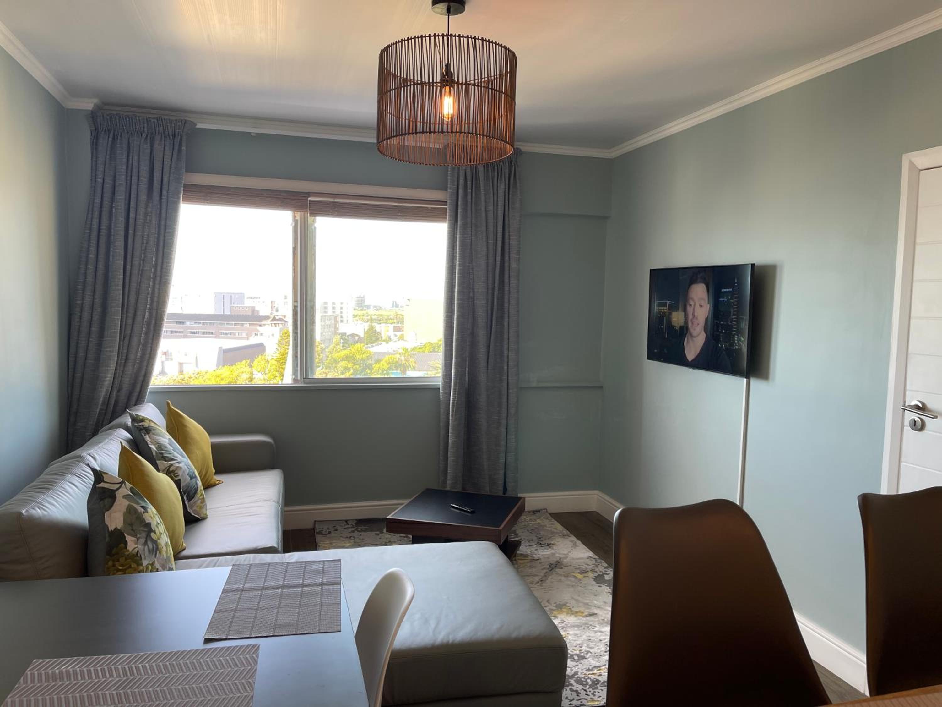 CJ’s OceanCityView Modern Secure 1 bed apartment view 3
