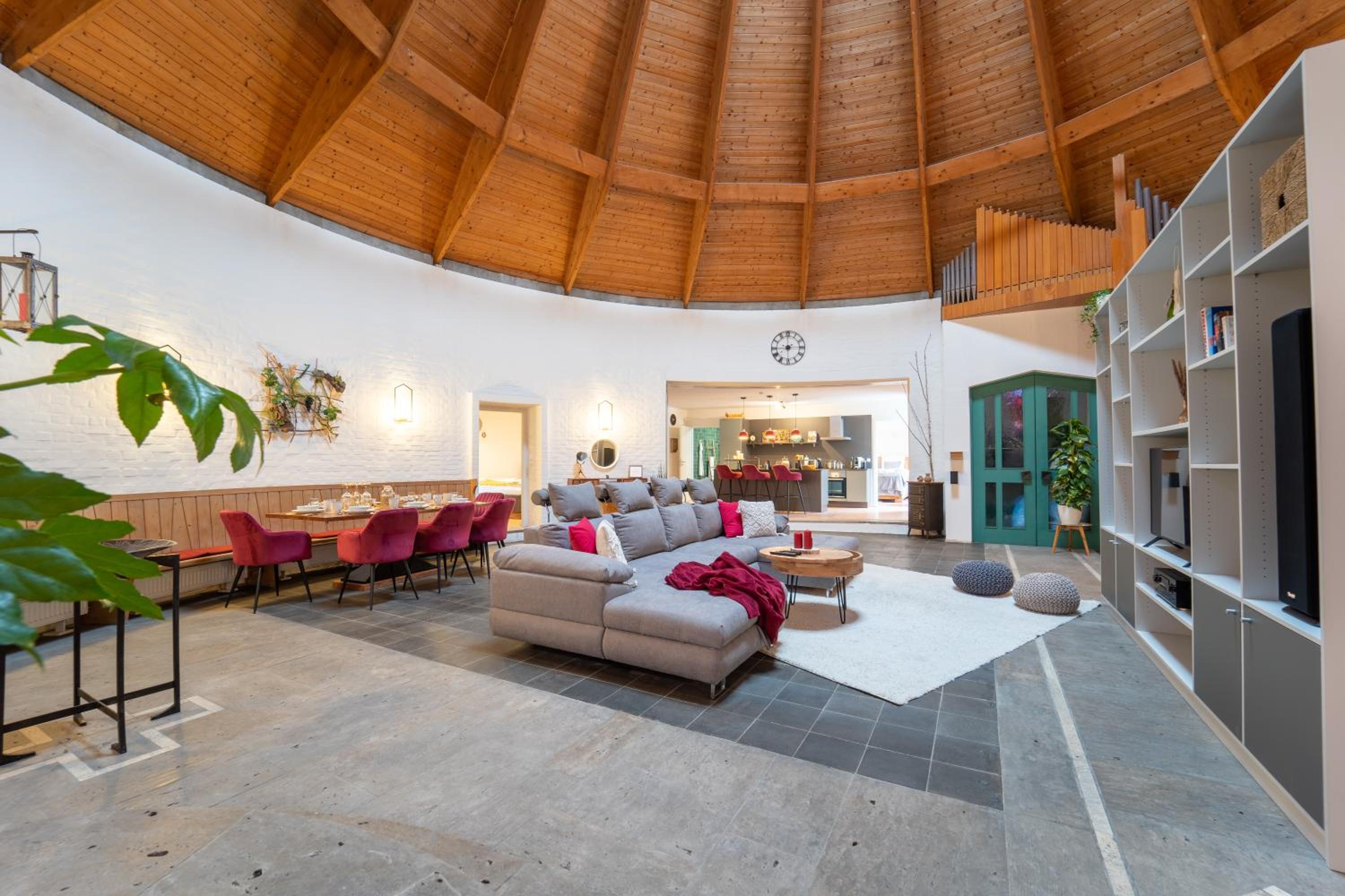 dreamcation - Wohnen in KIRCHE, 3D-Tour, Terrasse, BBQ, Küche, Kamin, 180qm, photo 49