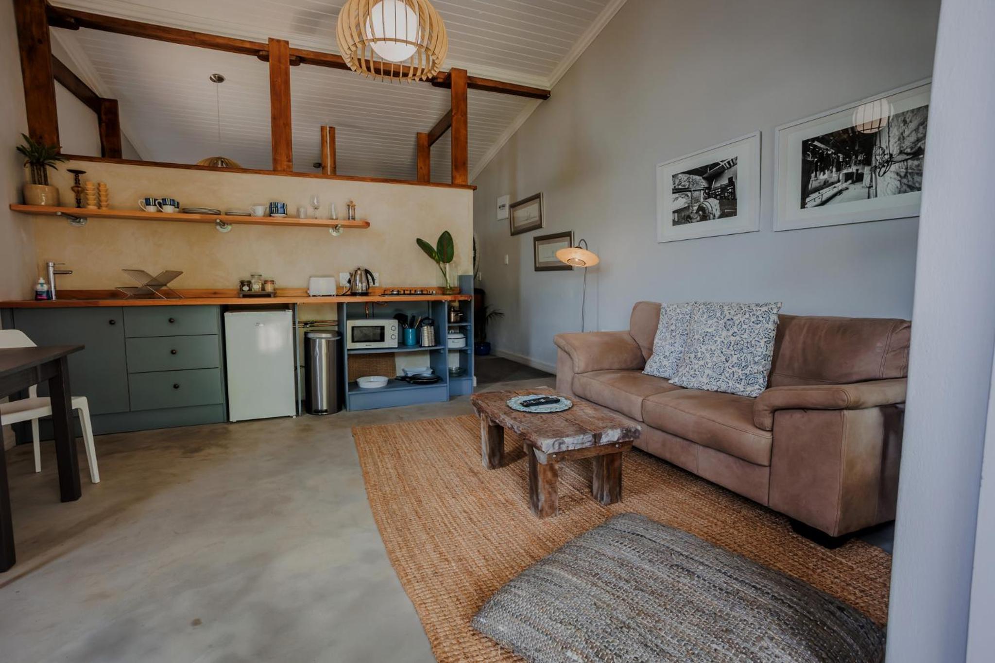 A Hilltop Country Retreat