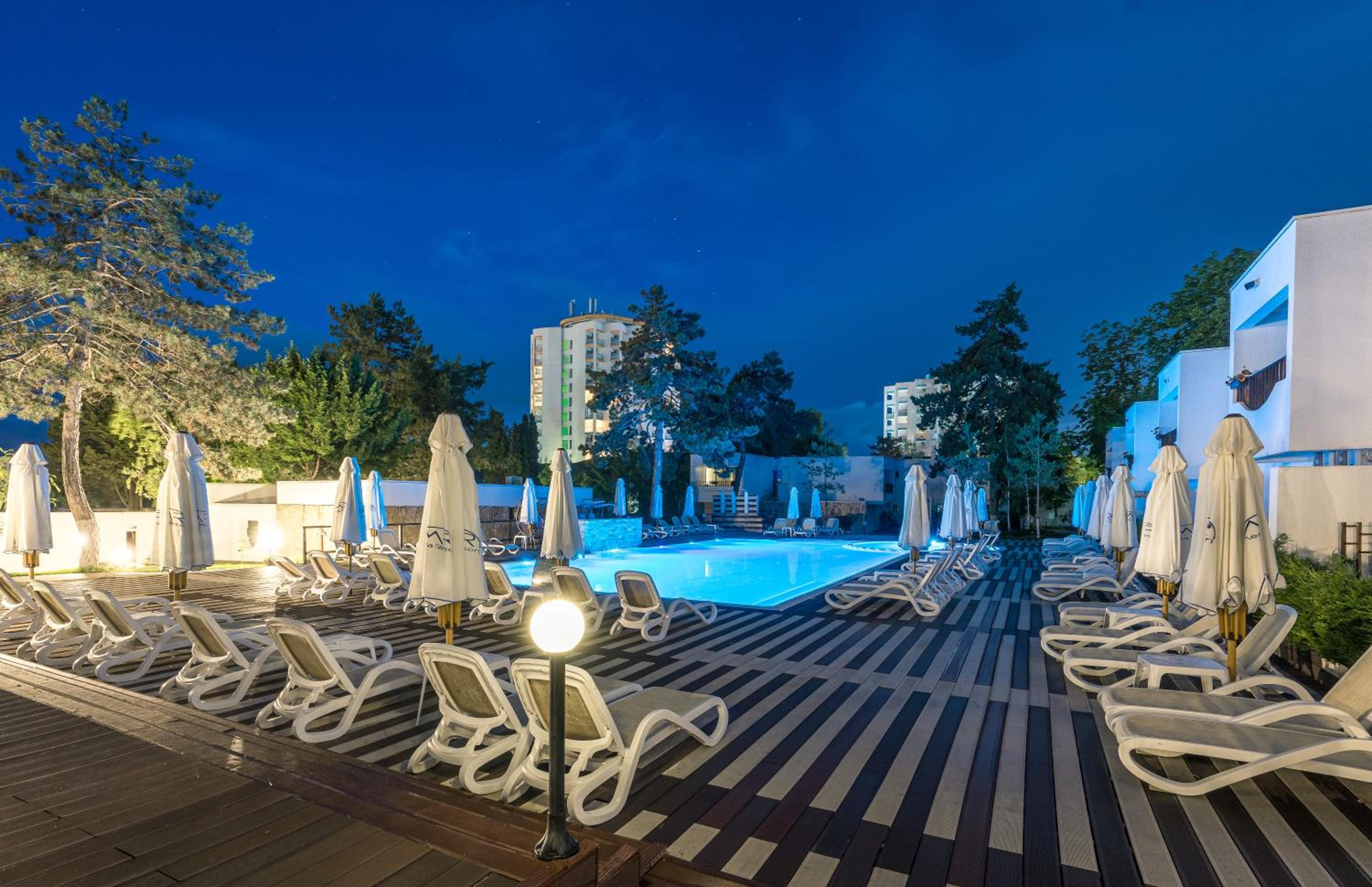 Mera Resort