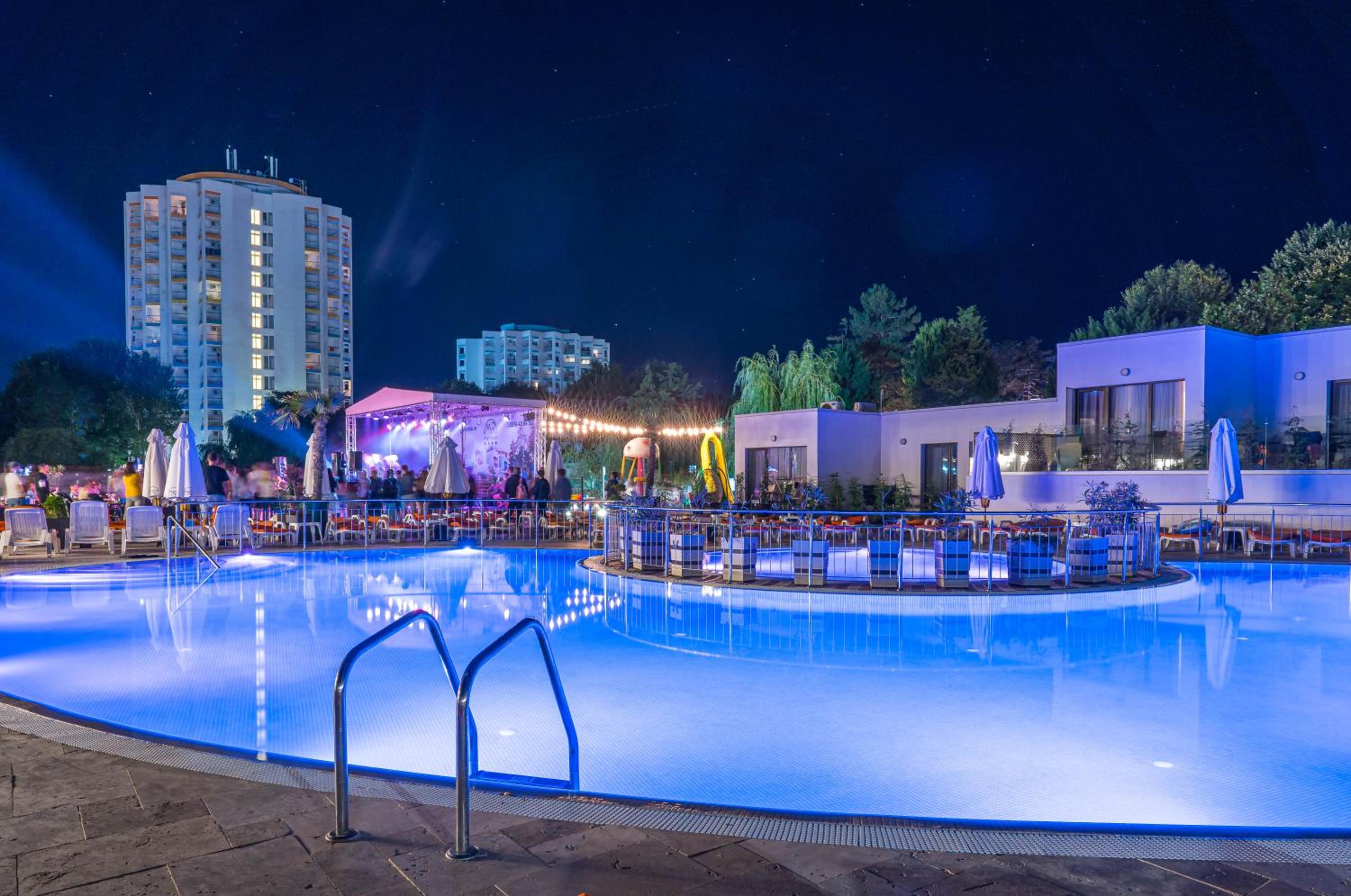 Mera Resort