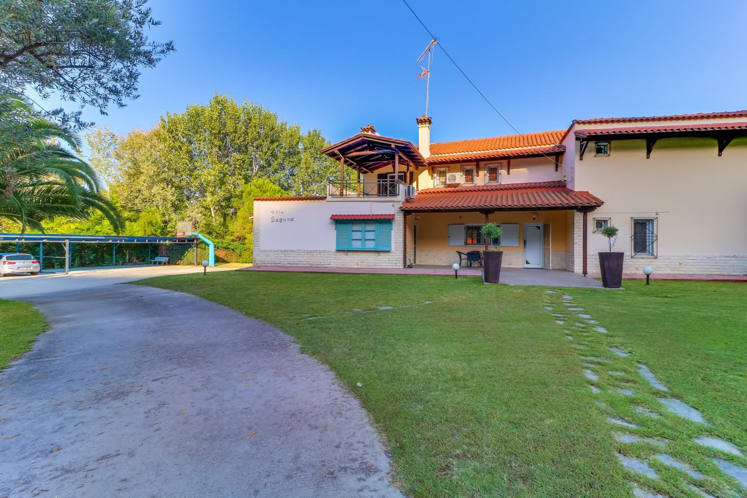 Villa Laguna