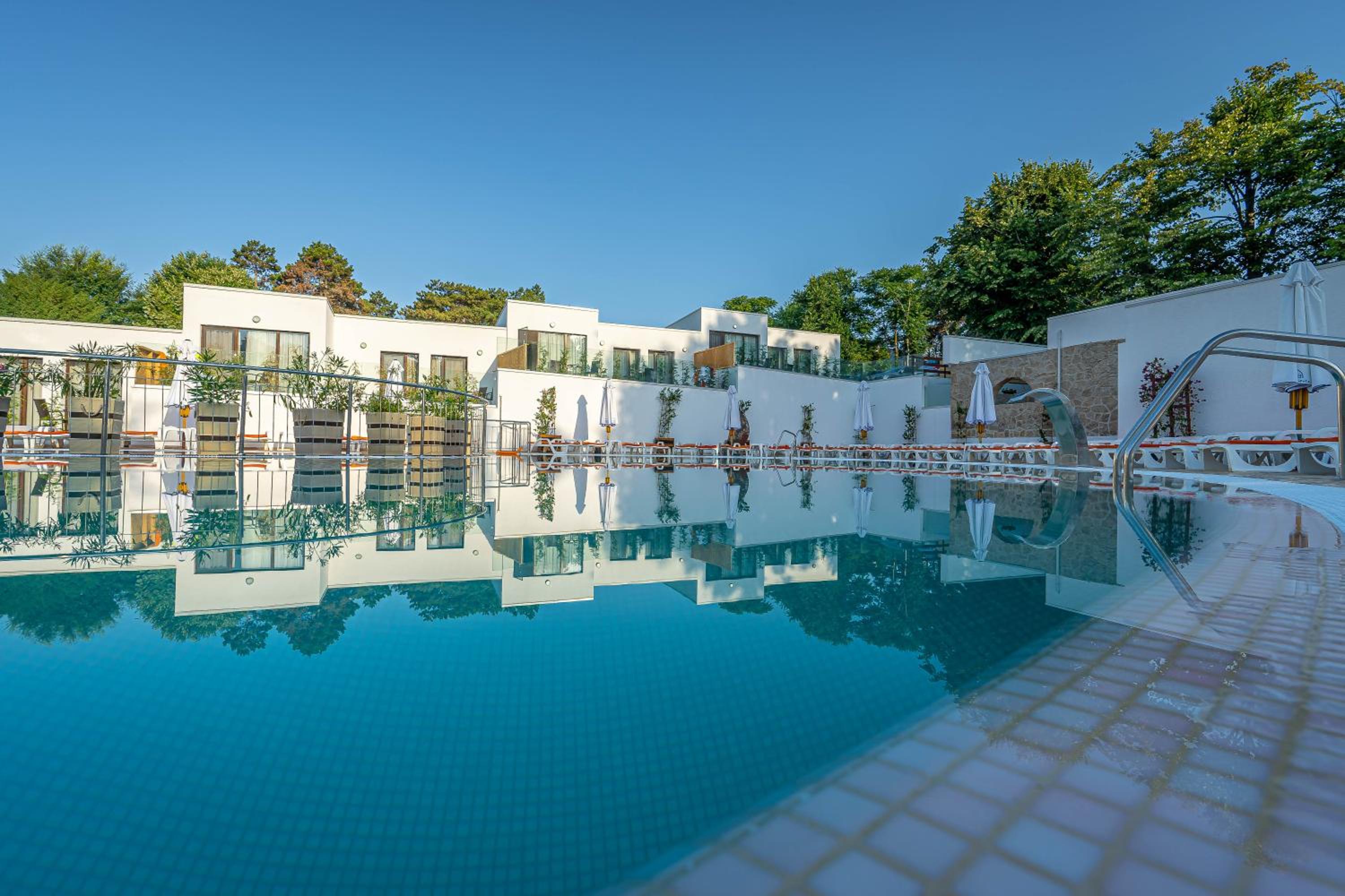 Mera Resort