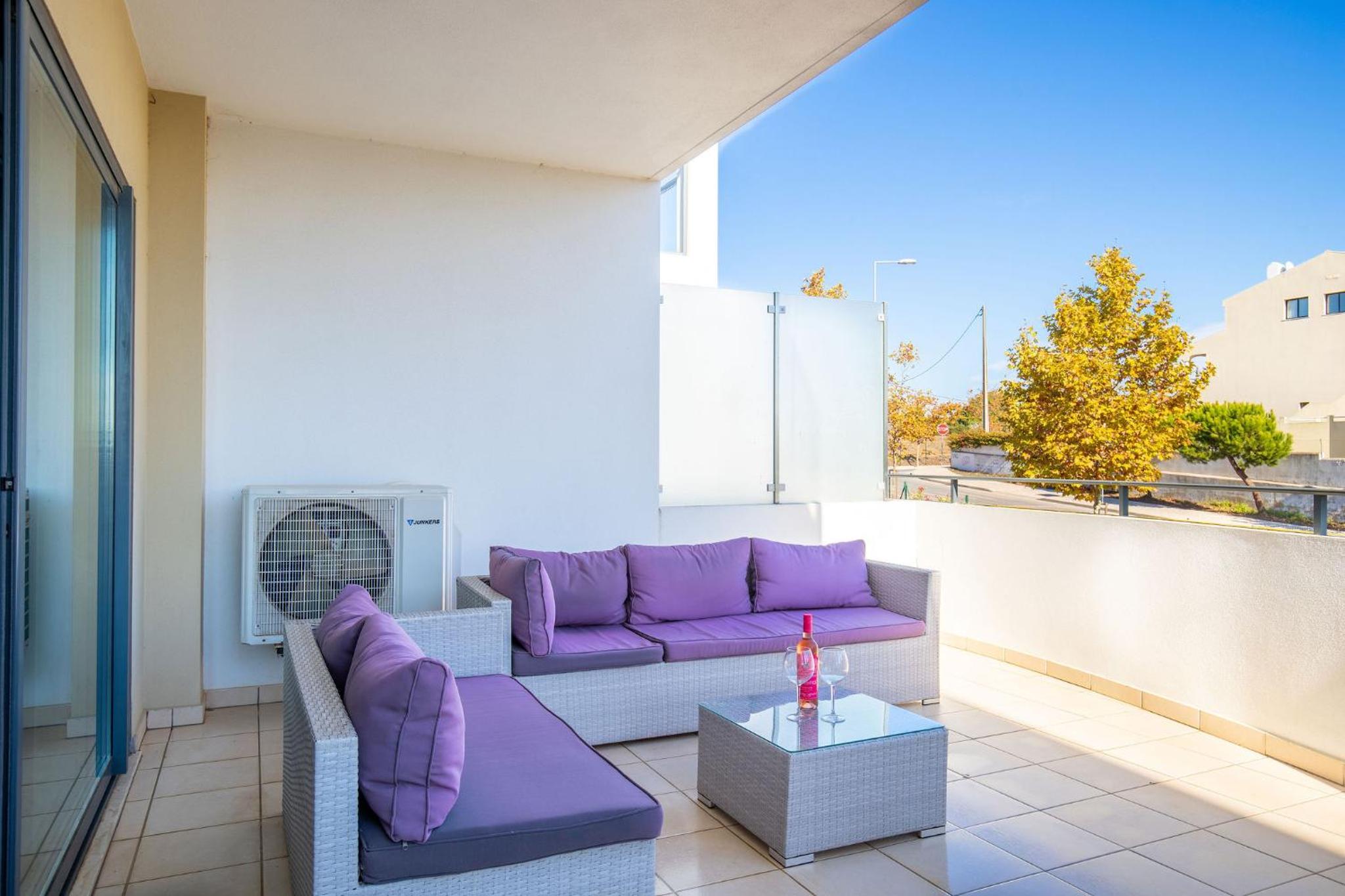 One Bedroom Apartment in Albur Village 1L view 4