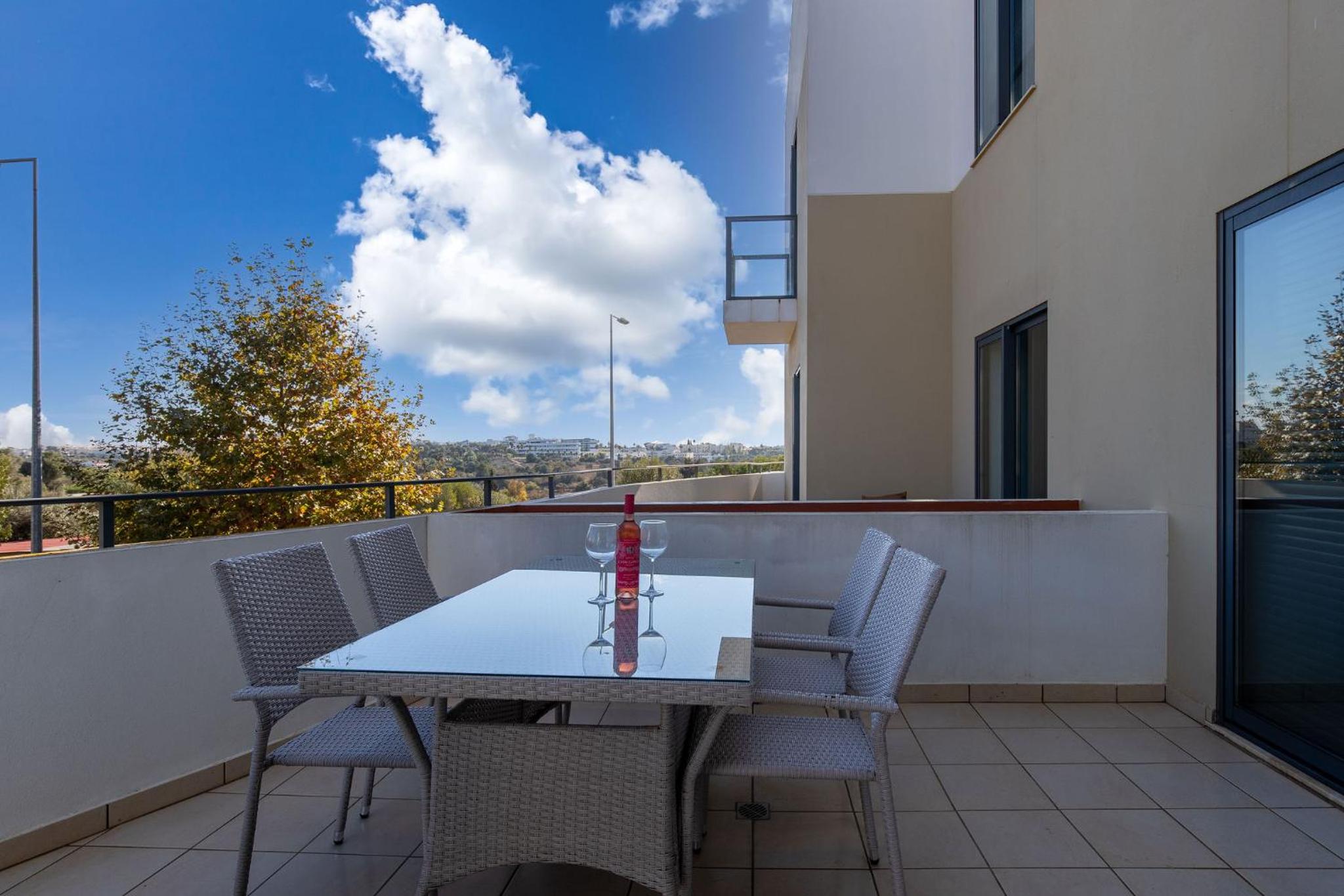 One Bedroom Apartment in Albur Village 1L view 5