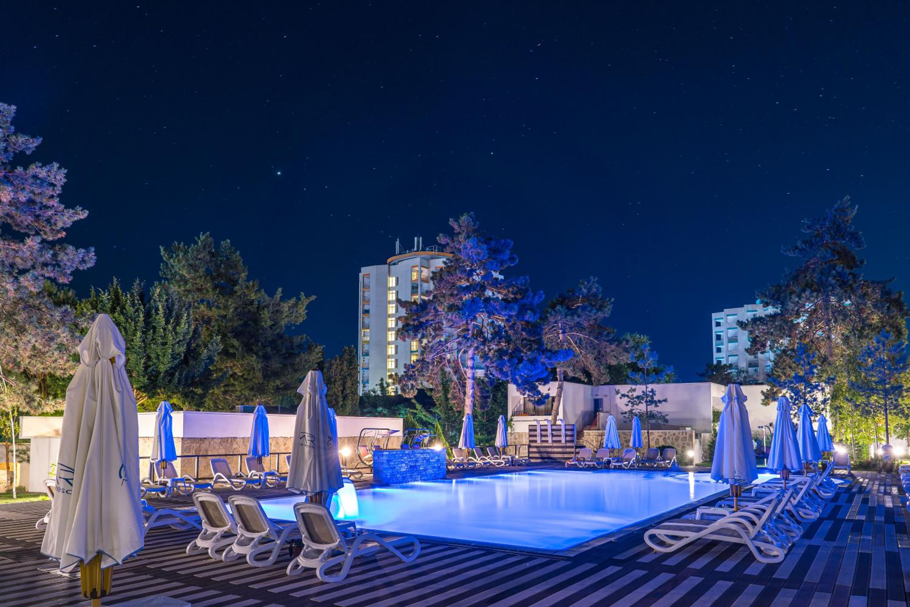Mera Resort