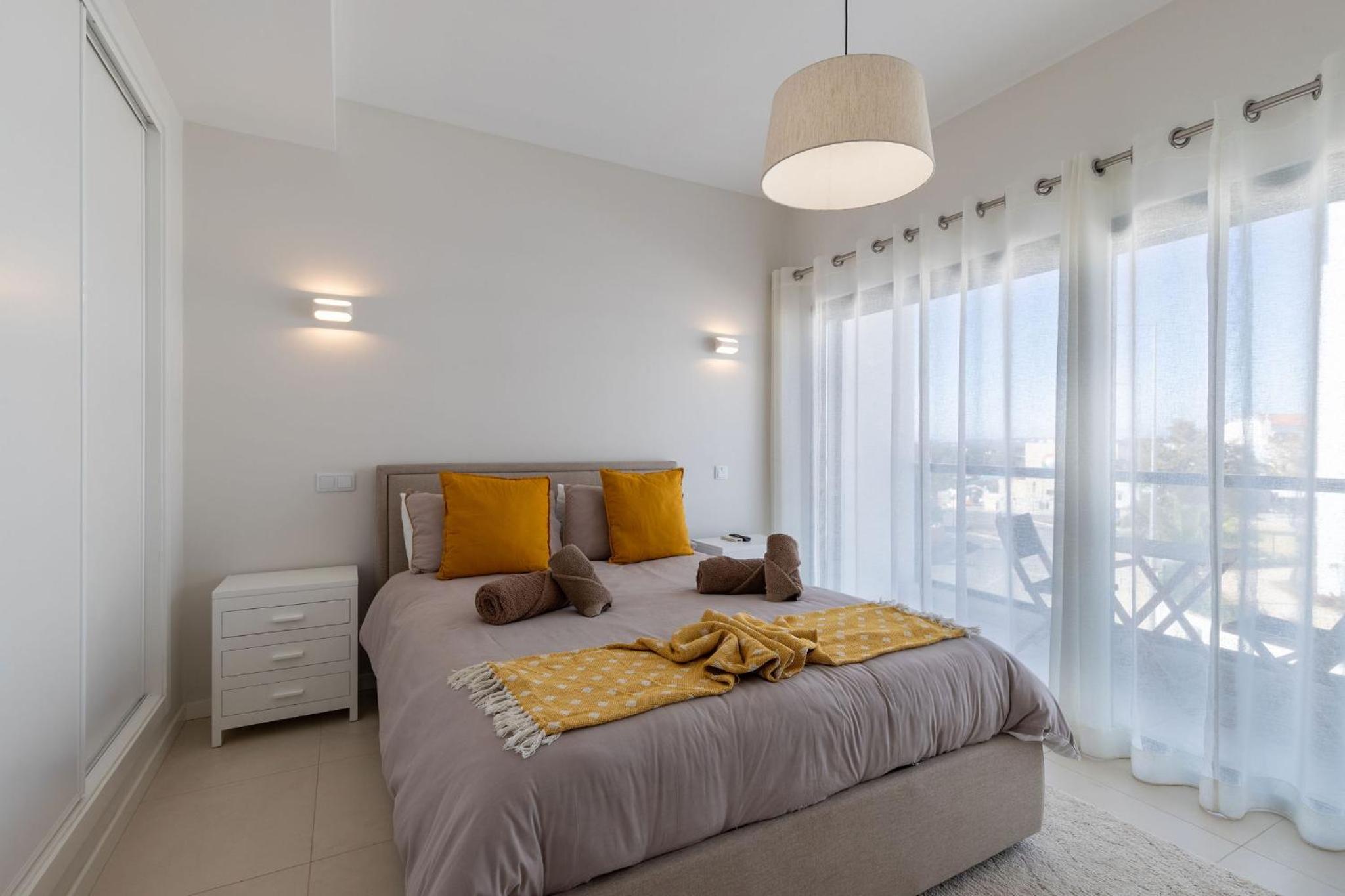 Luxury Townhouse with Pool in Alvor view 5