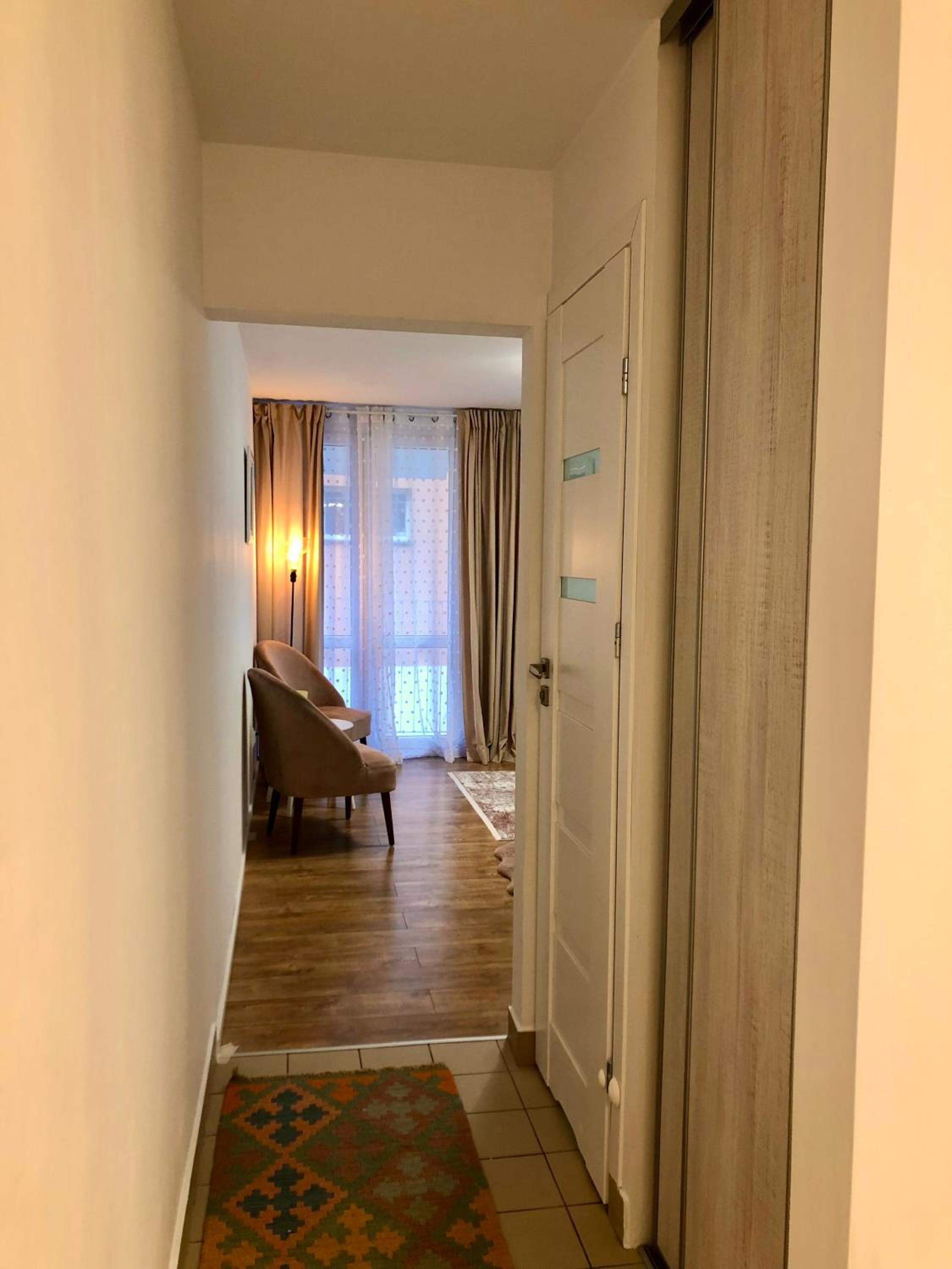 Old Town Romantic Apartment. Breslau-Wroclaw. view 4