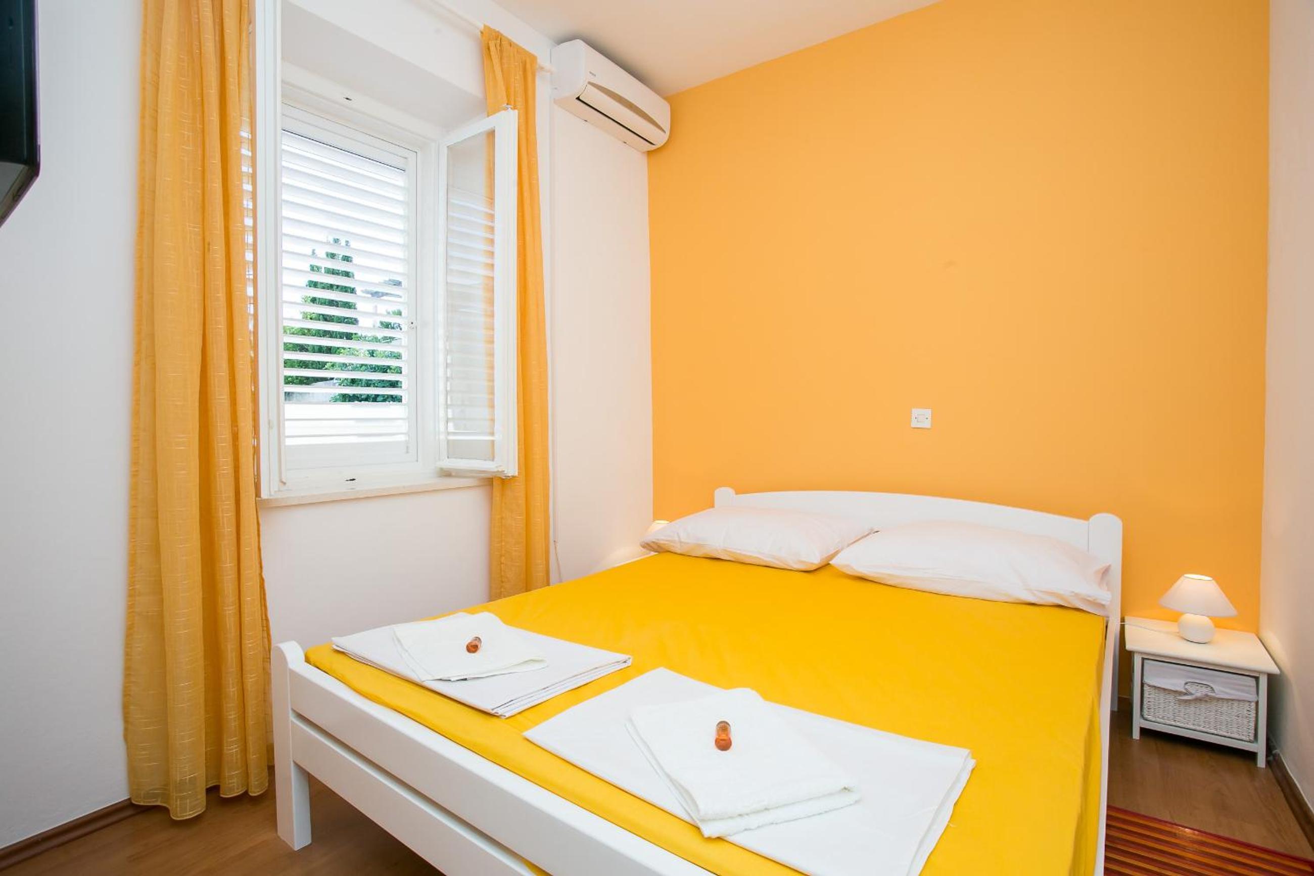 Yellow Room Guesthouse