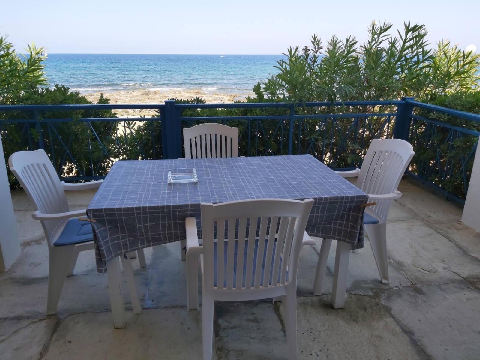 MIKIA-AGRILOS view 2