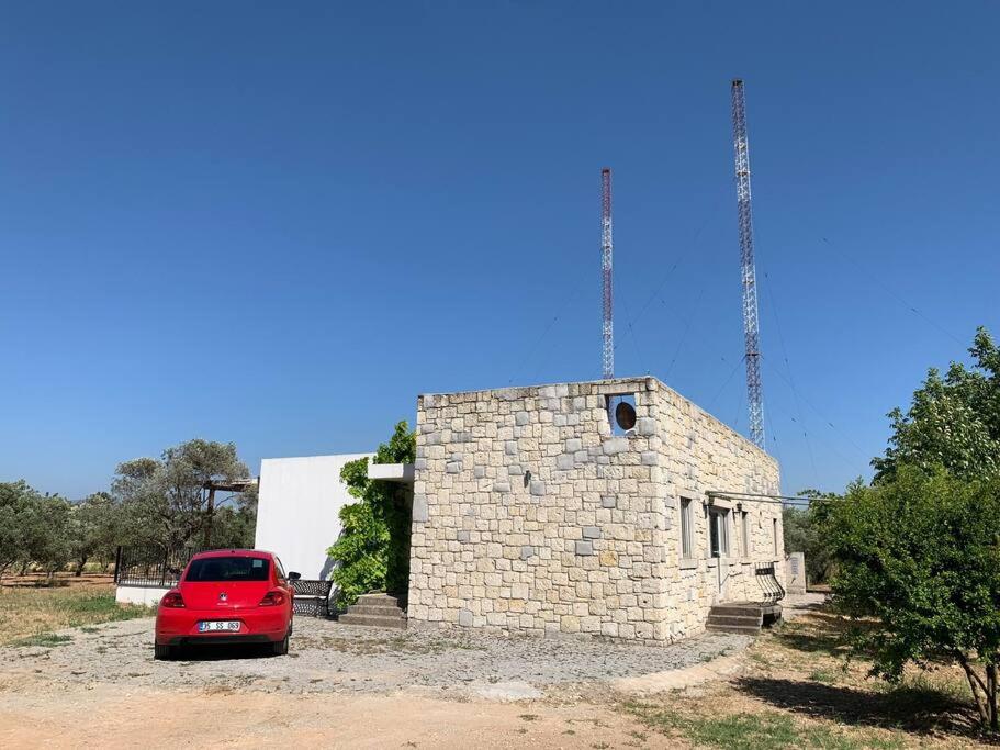 Zeytincik Çiftlik- 50 dönümlük bahçedeki tek ev view 2
