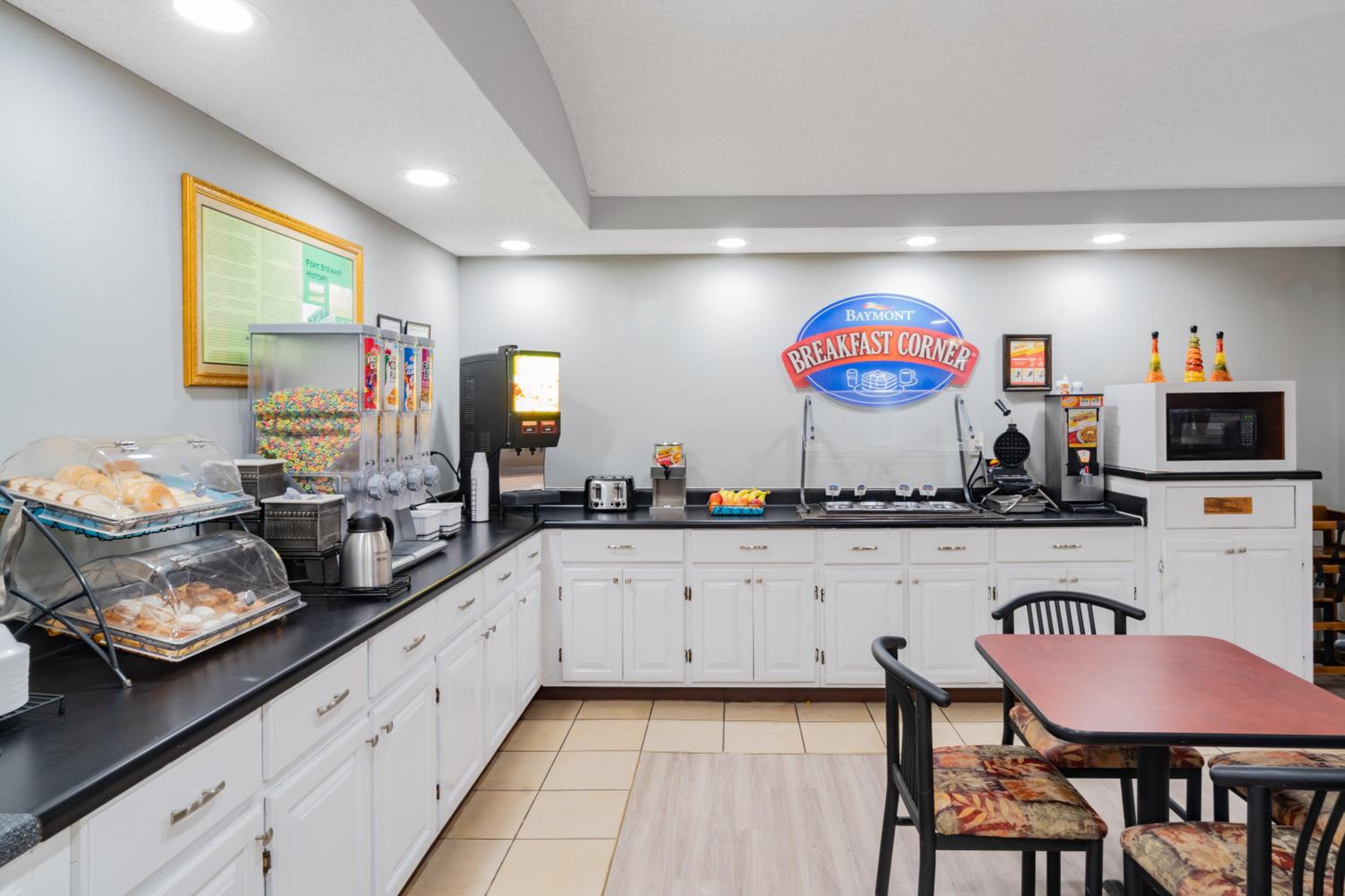 Newly Renovated Red Roof Inn & Suites Hinesville with breakfast