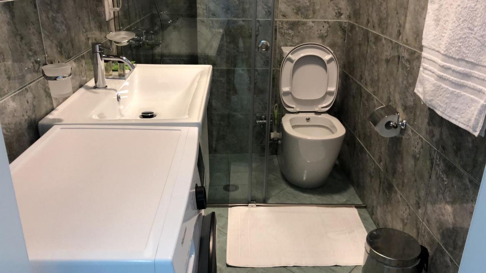Comfort Apartment In City Center