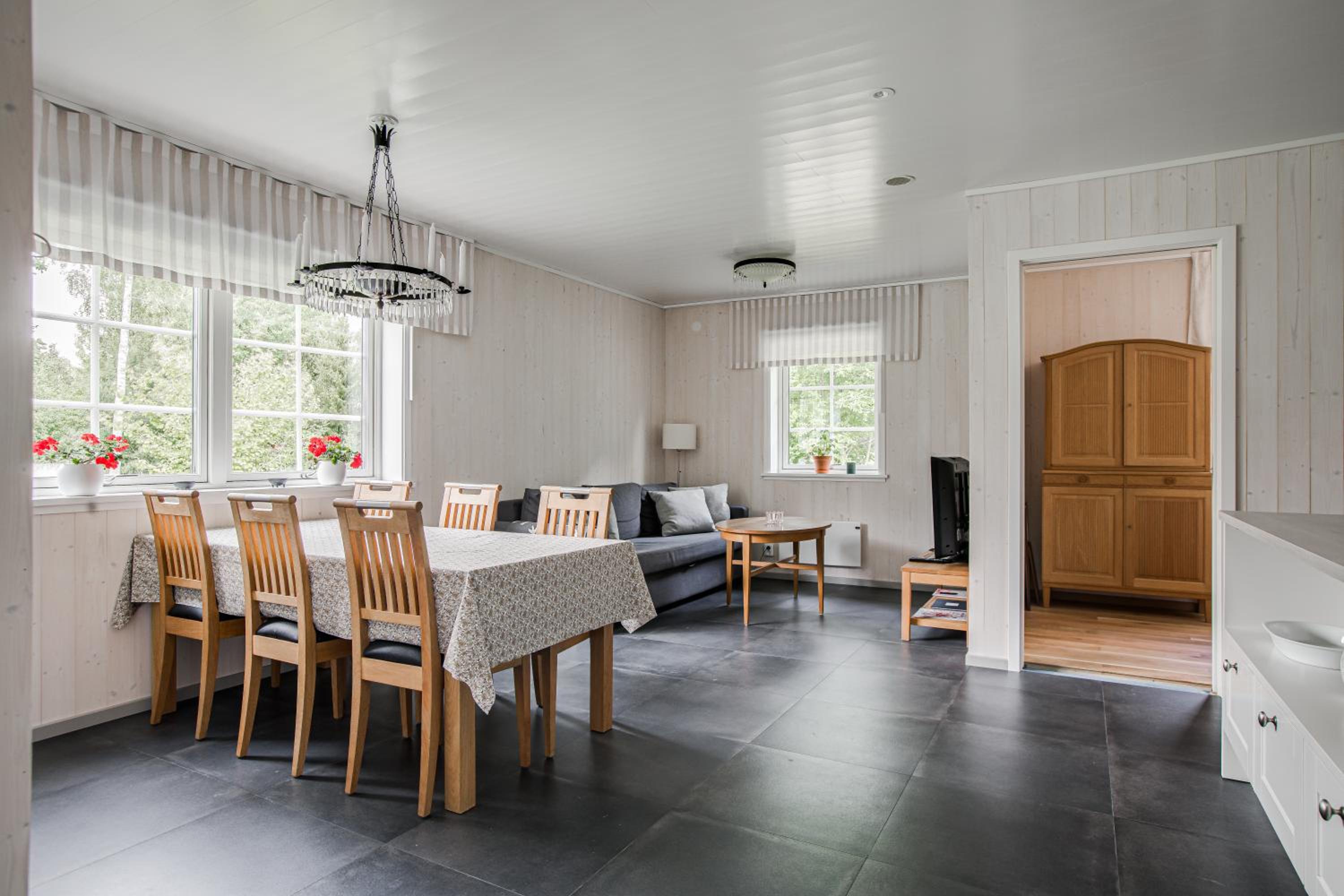 Solar Lake Cottage view 5