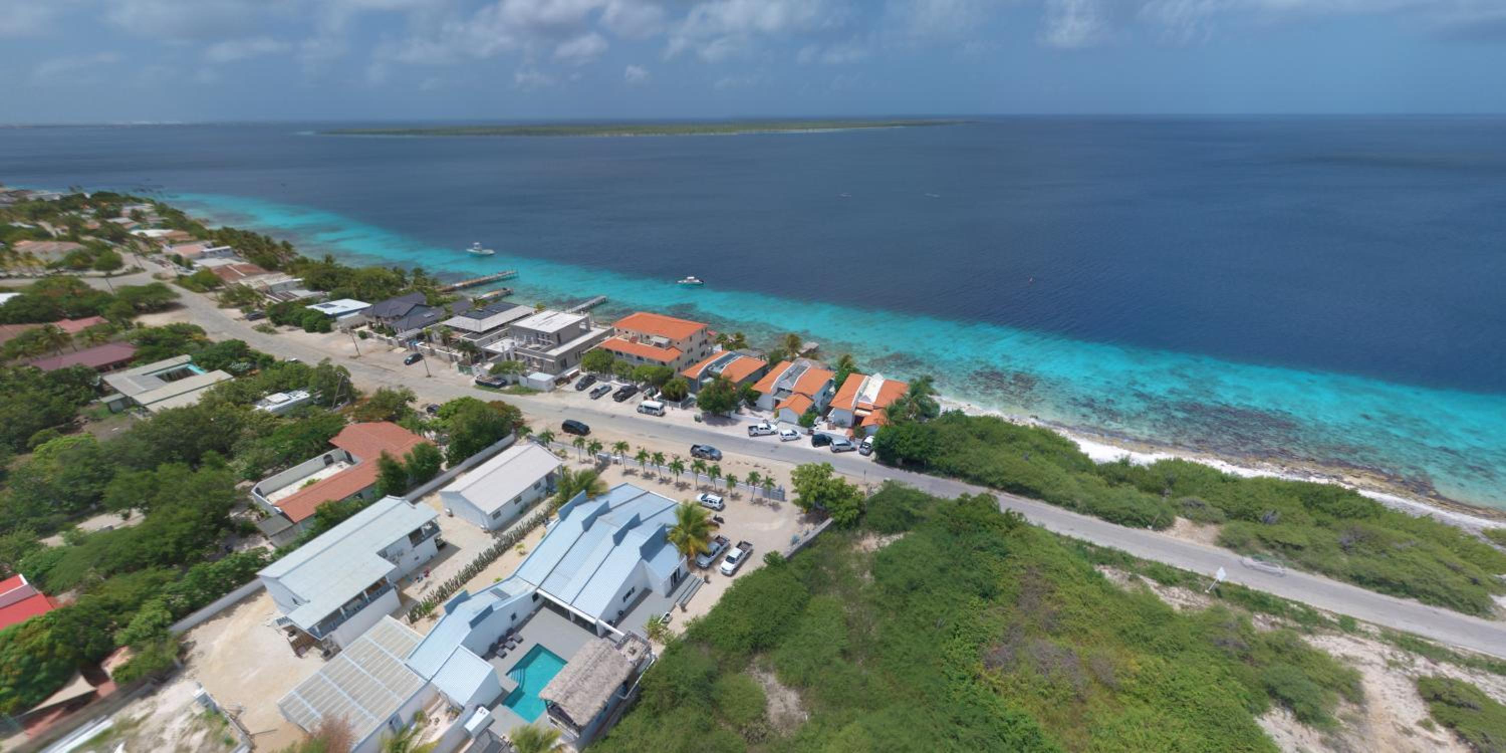 Hakuna Matata Bonaire - Beach & Diving