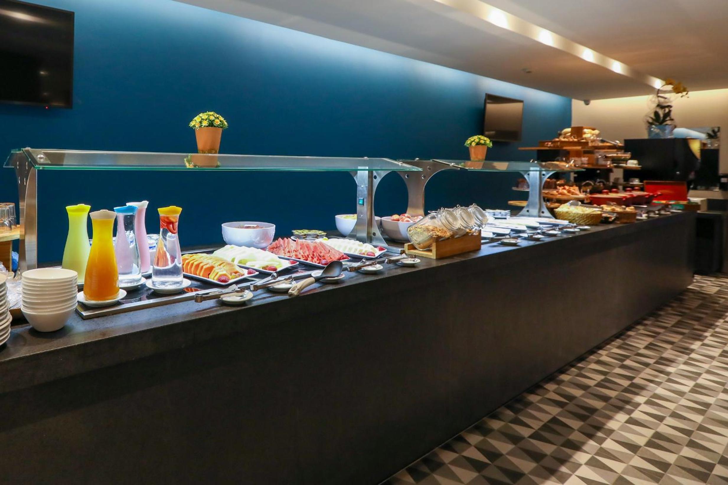 Guarulhos Vacations - Comfort Hotel Guarulhos Aeroporto - Property Image 2