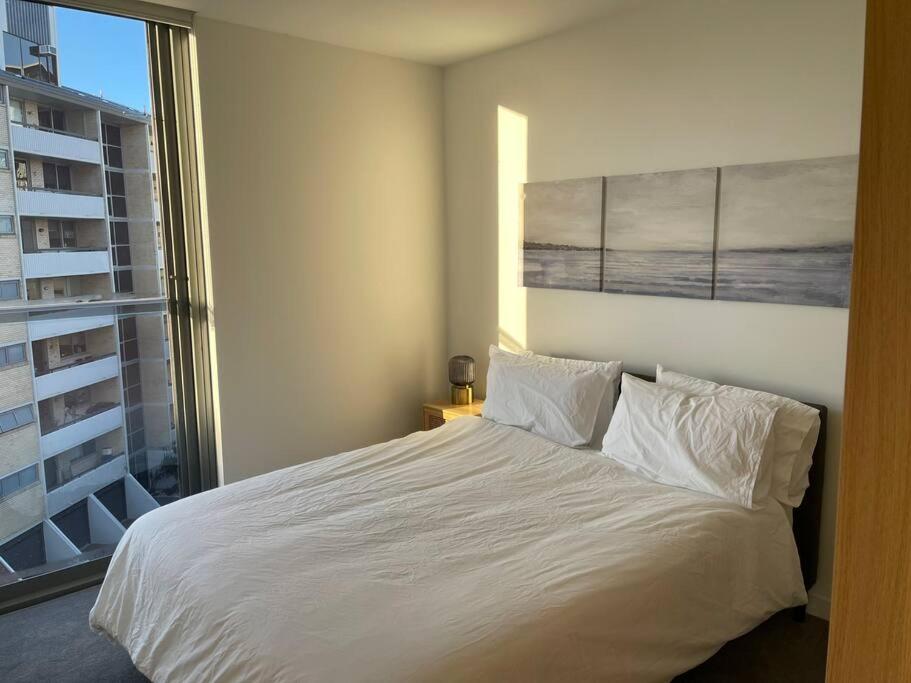 Lovely 2 Bedroom Executive Apartment view 3