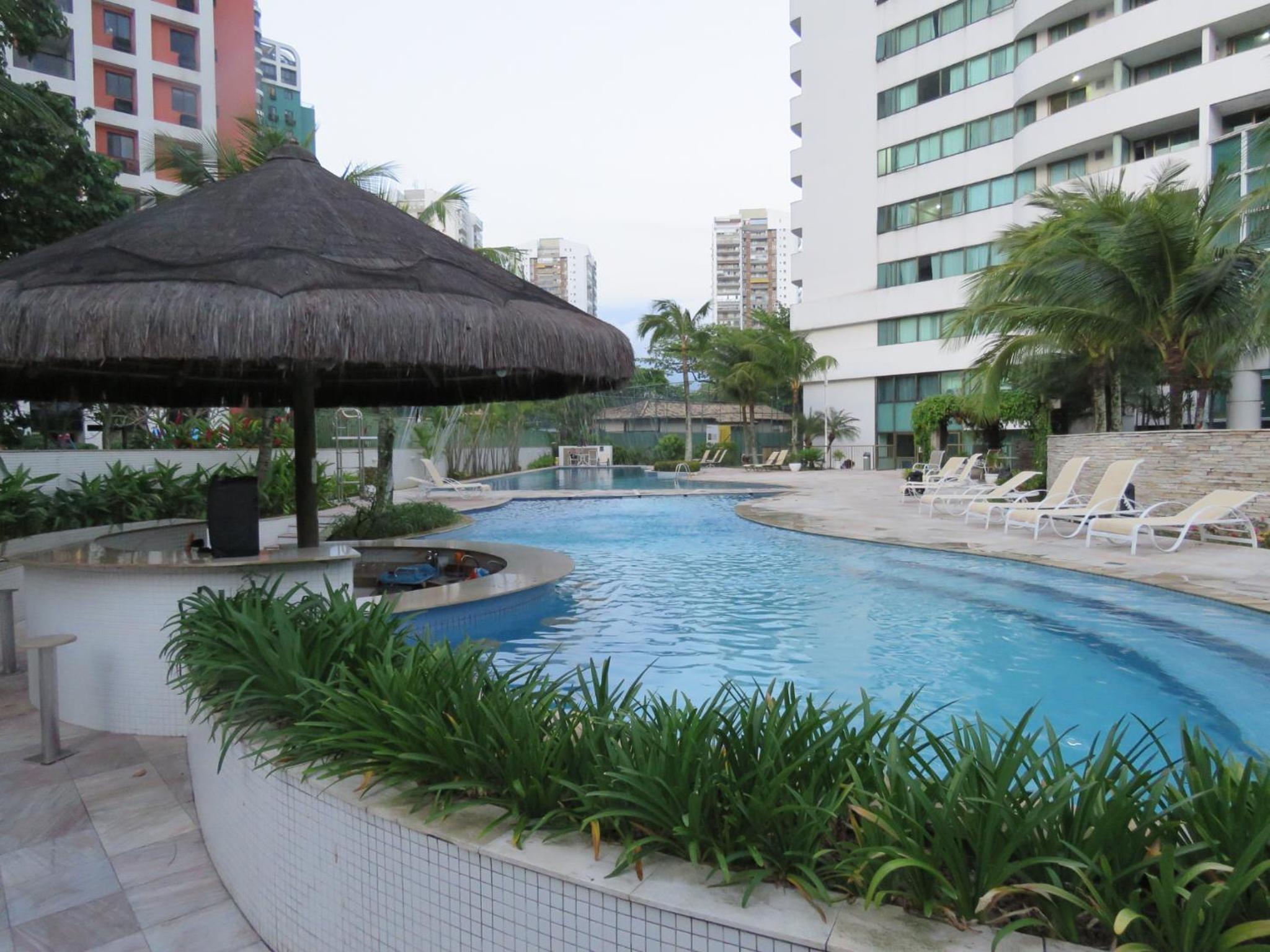 Barra Prime Flats, Ed Mediterrâneo, wi-fi 400Mb, balsa pra praia grátis, ar condicionado novo!