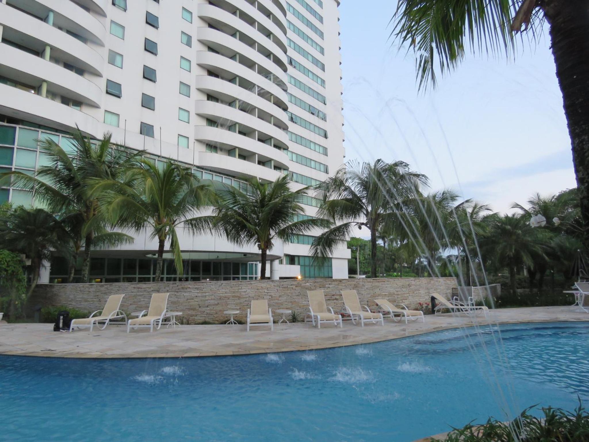 Barra Prime Flats, Ed Mediterrâneo, wi-fi 400Mb, balsa pra praia grátis, ar condicionado novo!